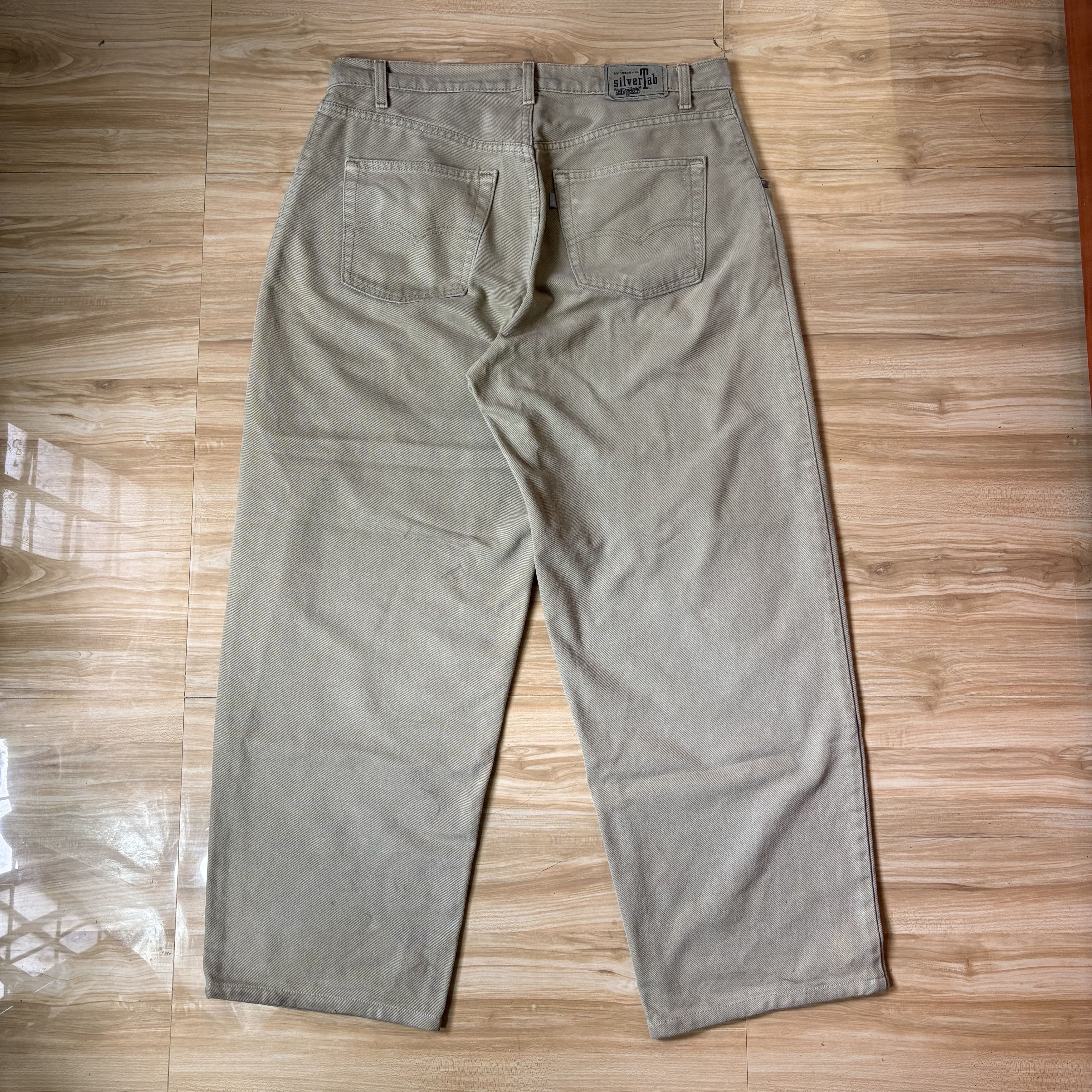 Levi's 1996 VINTAGE LEVIS SILVERTAB (BAGGY) Size US 36 / EU 52 - 2 Thumbnail
