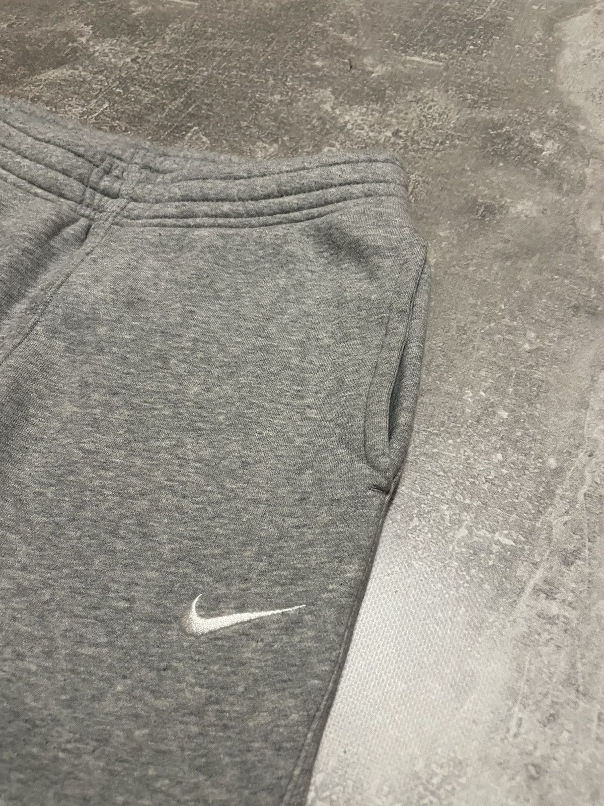 Nike Vintage Nike Swoosh Logo Sweatpants Joggers Pants Size US 30 / EU 46 - 5 Thumbnail