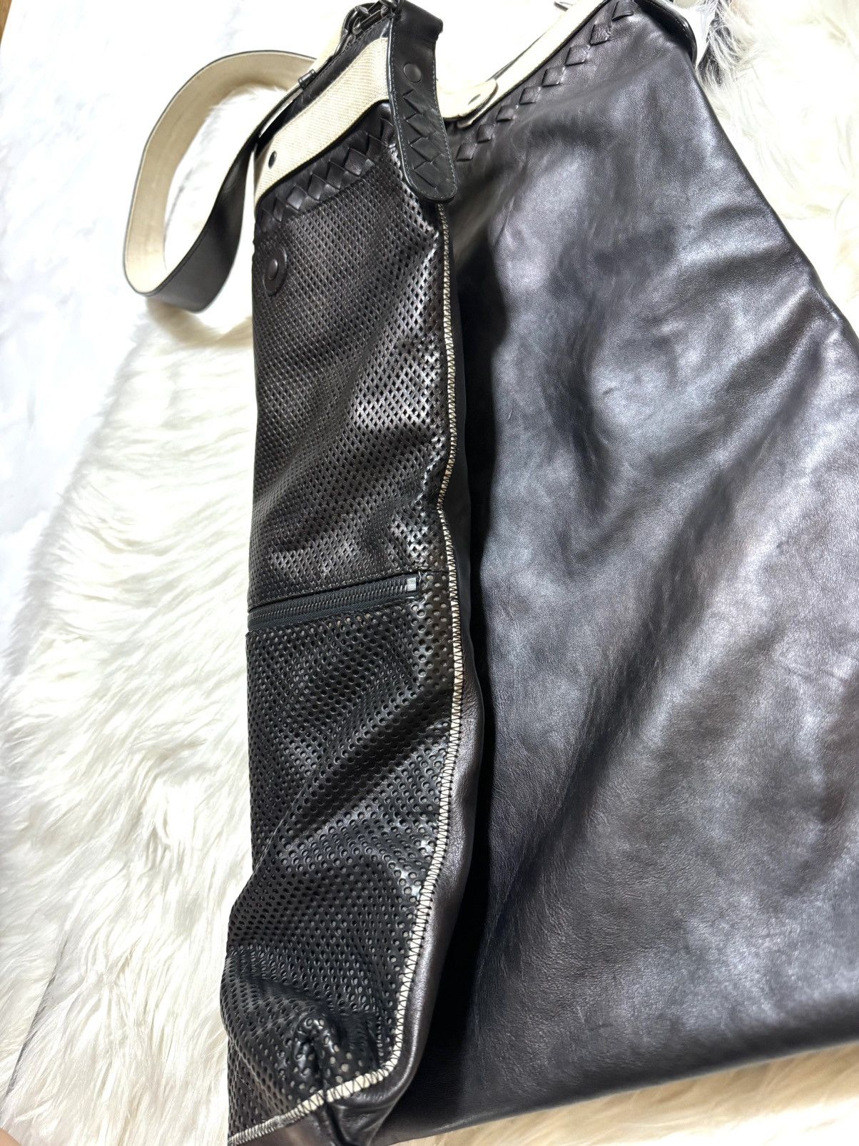 Bottega Veneta runway, Bottega Veneta mesh leather shoulder clutch bag Size ONE SIZE - 20 Thumbnail
