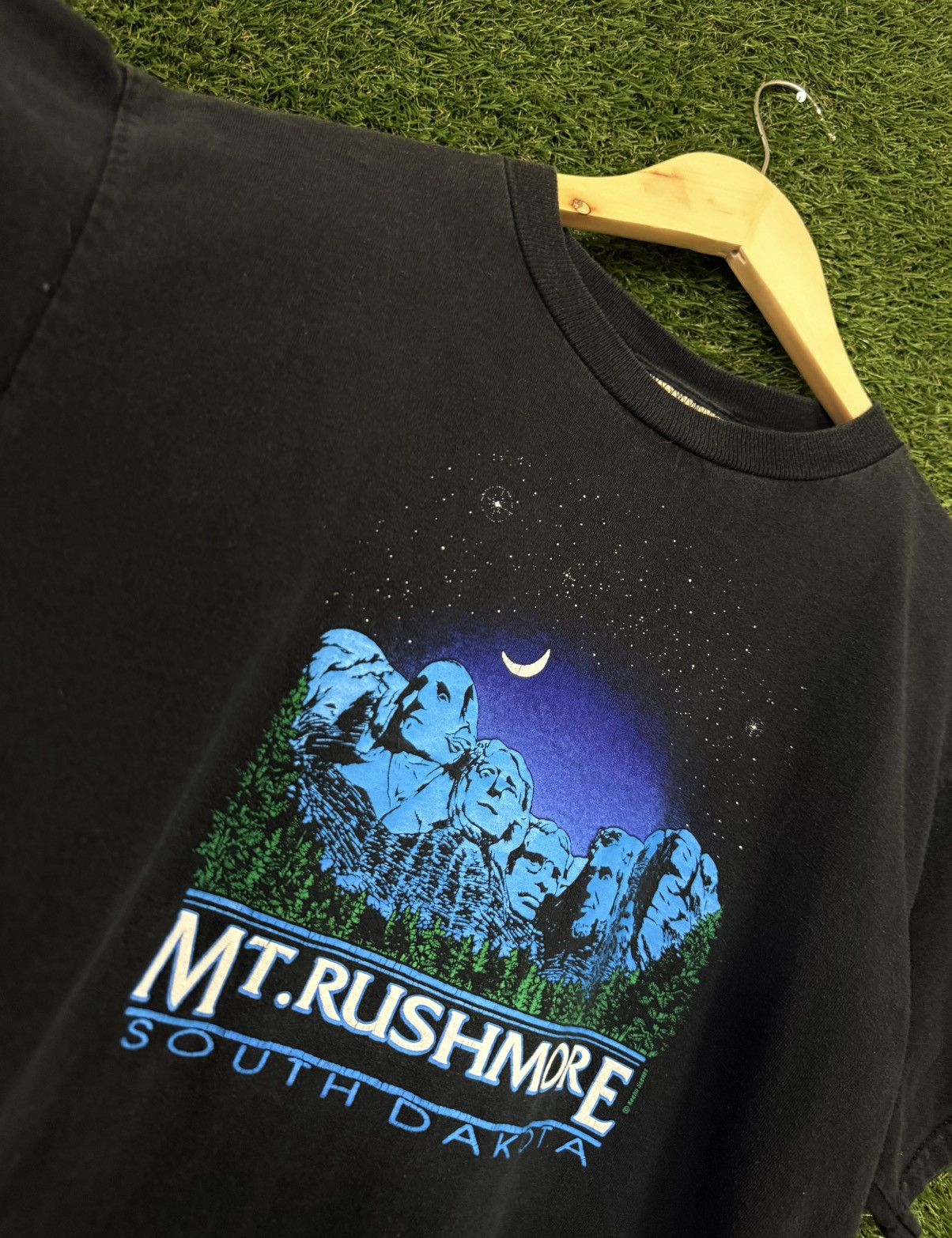Vintage Vintage Made in USA Mount Rushmore Black 90s America Tee Size US XS / EU 42 / 0 - 4 Thumbnail
