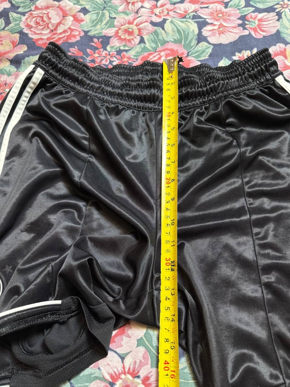 Adidas 90s Vintage Adidas Streetwear Mini Logo Shorts Size US 32 / EU 48 - 11 Thumbnail
