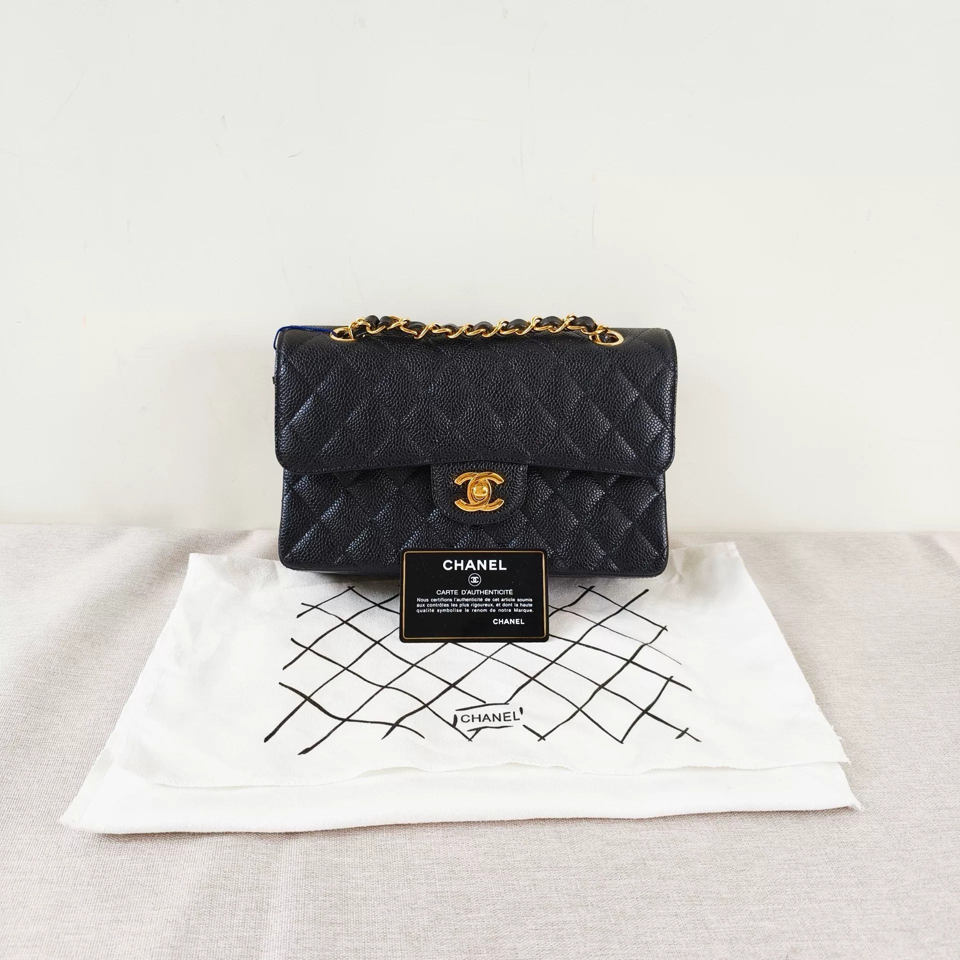 Chanel Pre-loved Bag Very good condition Size ONE SIZE - 1 Thumbnail