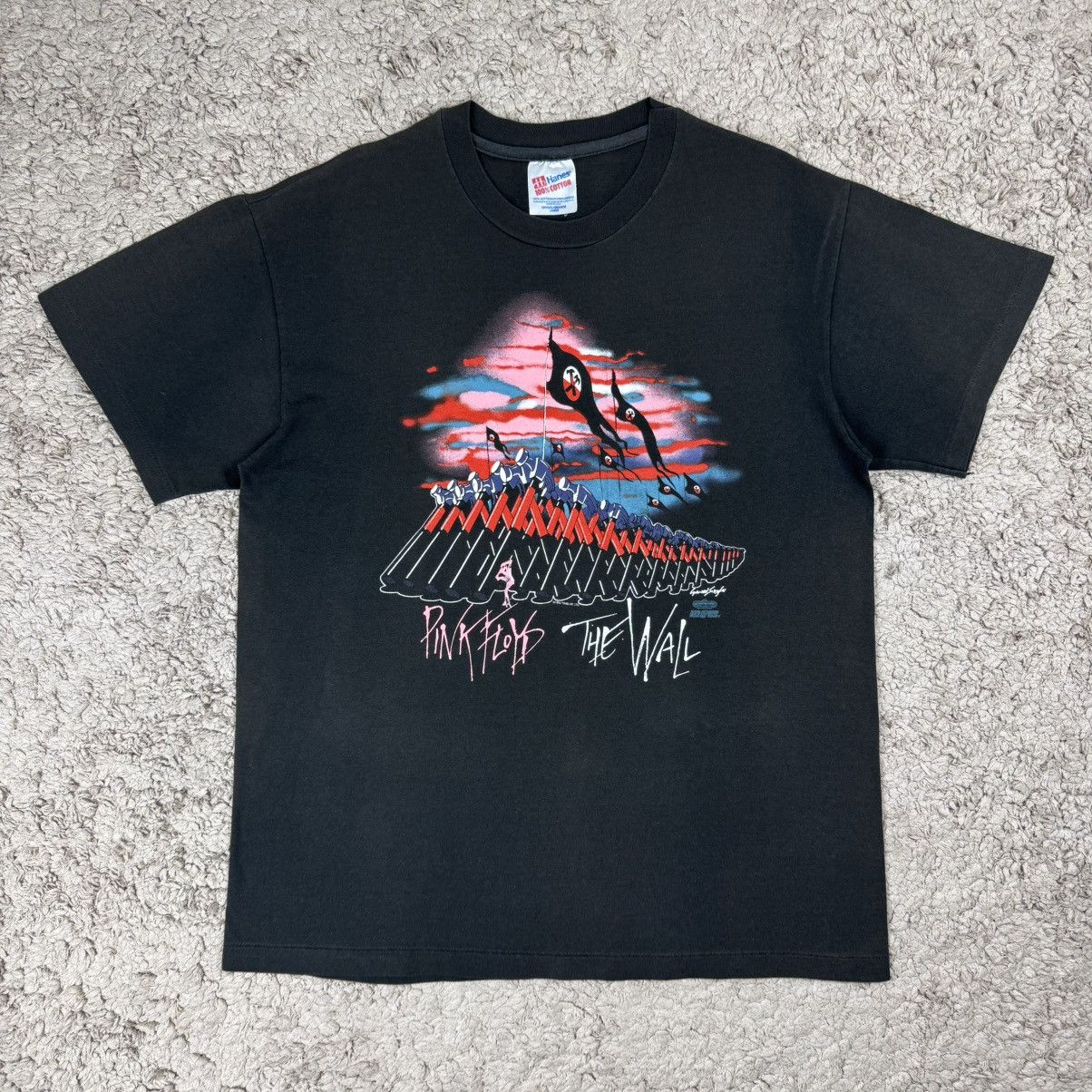 Band Tees Vintage Faded Pink Floyd The Wall "Marching Hammers" T-shirt Size US L / EU 52-54 / 3 - 1 Thumbnail