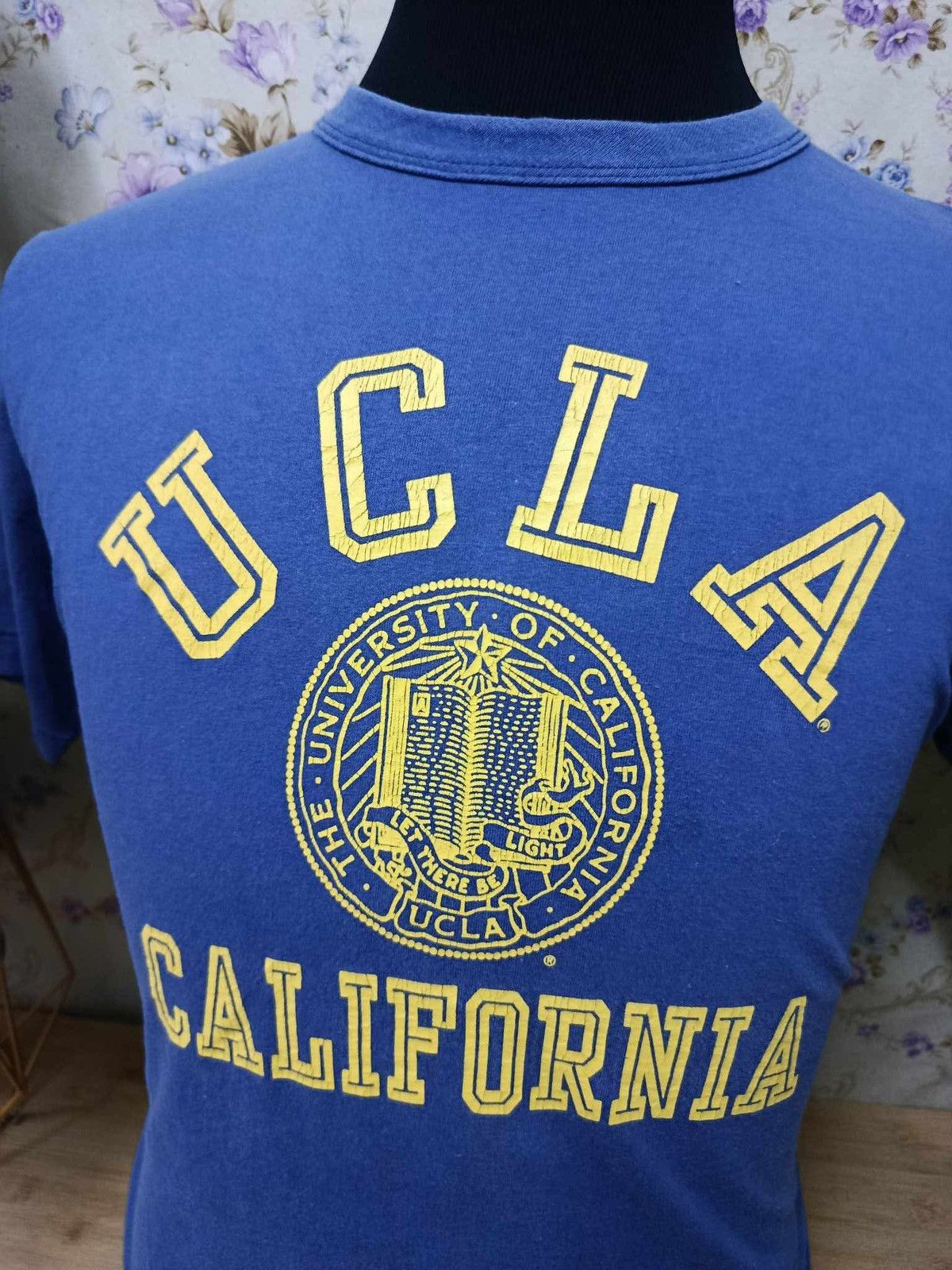 Champion Rare vintage 50s collabration Champion x UCLA tee Size US M / EU 48-50 / 2 - 2 Thumbnail