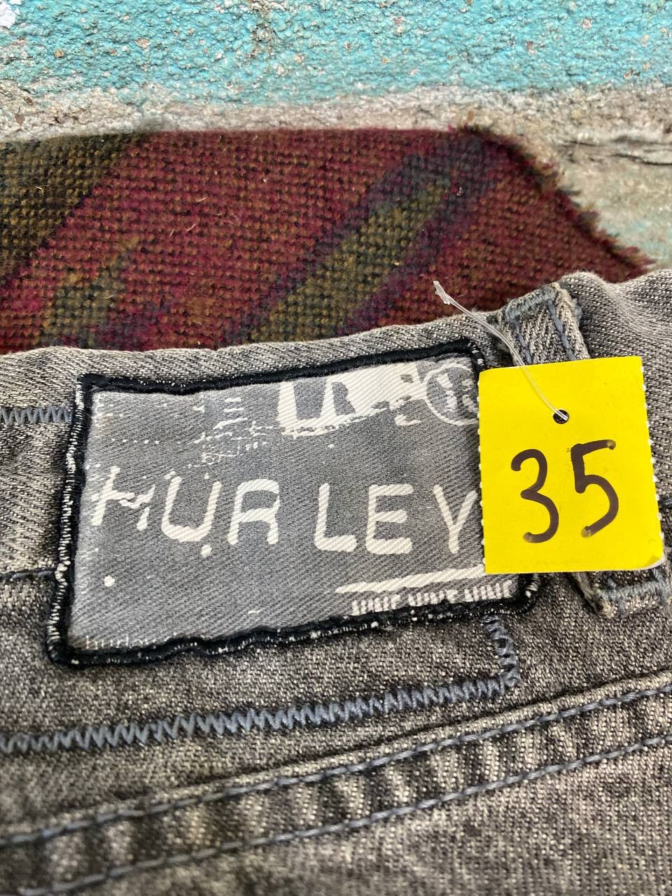 Hurley hurley paint splatter denim distressed design Size US 33 - 5 Thumbnail