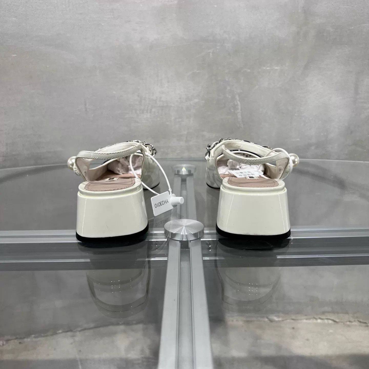 Miu Miu MIU MIU Patent Leather Mary Jane Sandals Size US 5.5 / IT 35.5 - 6 Thumbnail