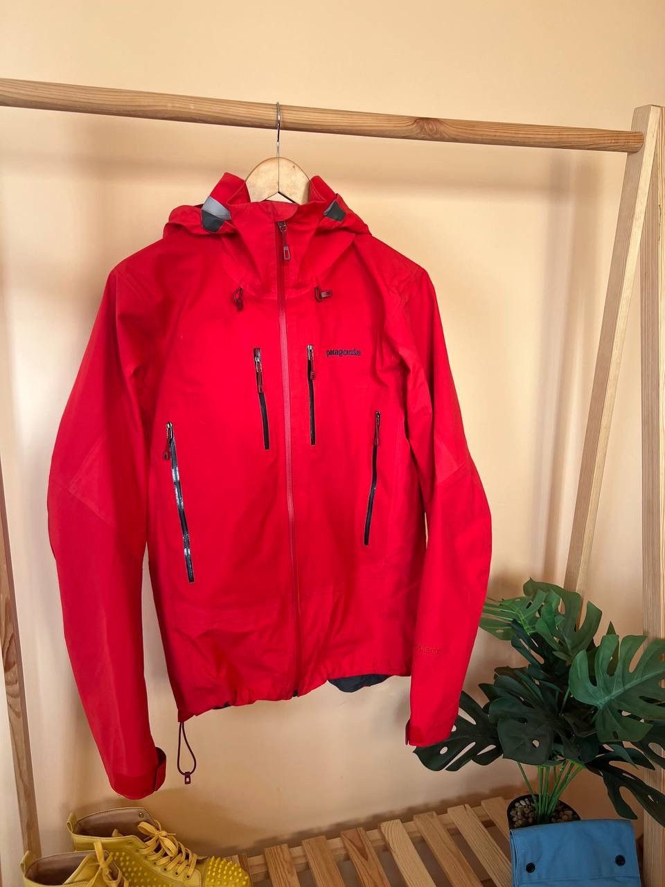 Patagonia Patagonia MARS PCU level 6 Gore-Tex AOR2 Jacket