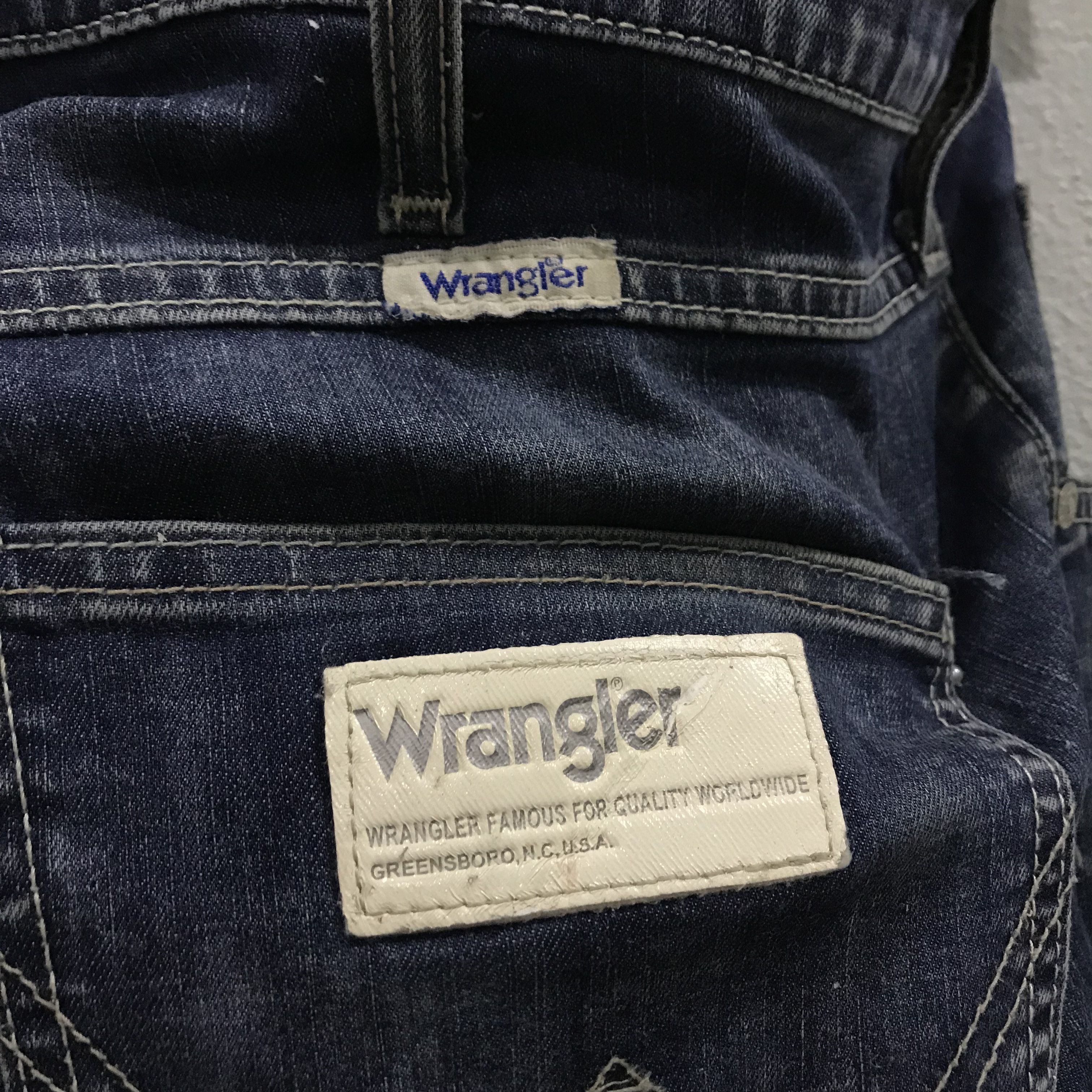 Wrangler Vintage Wrangler Jeans Dark Wash Distressed Straight Leg Size US 36 / EU 52 - 11 Thumbnail