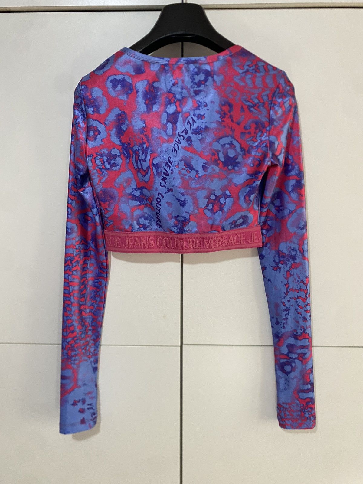 Versace Jeans Couture Animal Print Lycra T-Shirt, size 40, Pink, new with tag. * Size S / US 4 / IT 40 - 9 Thumbnail