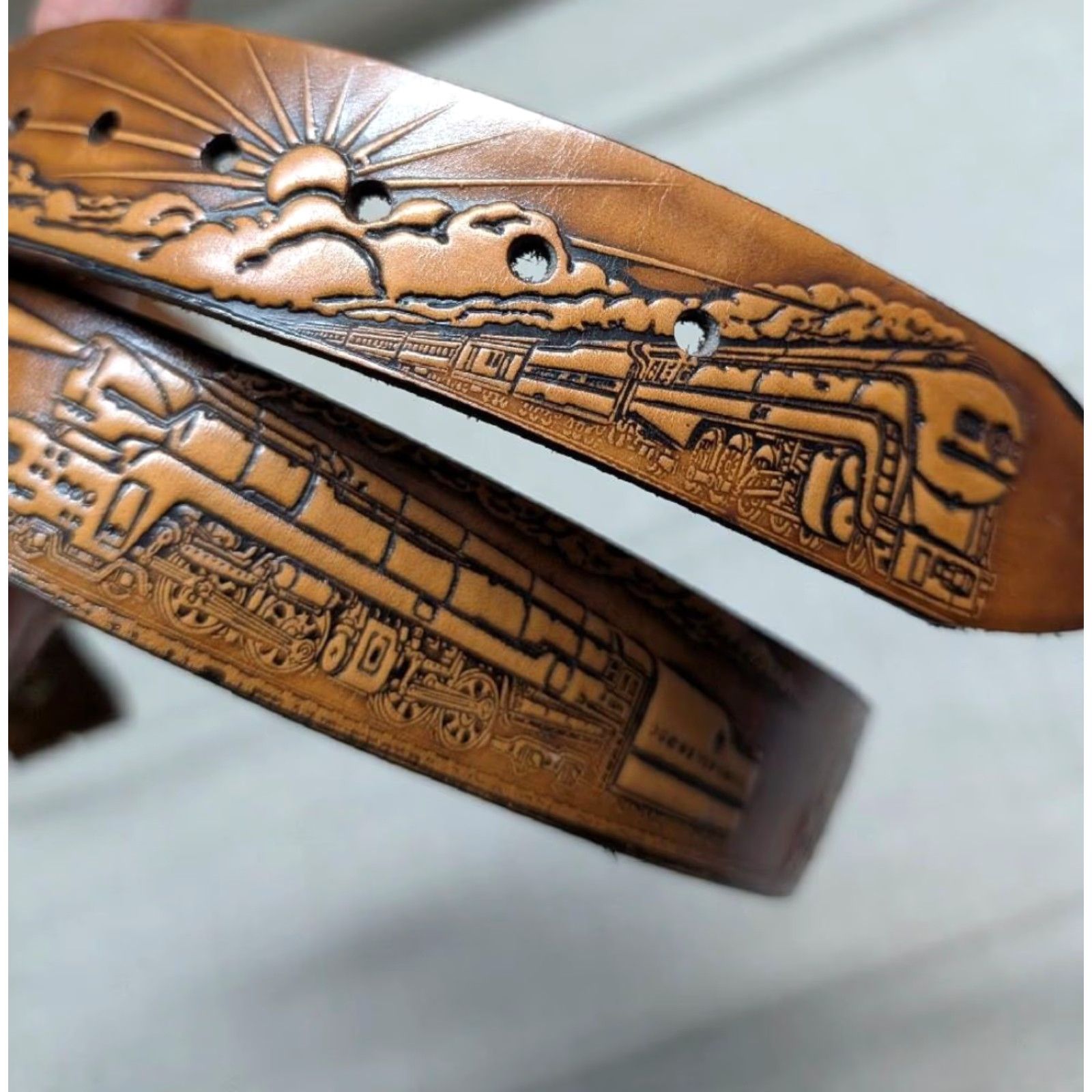 Vintage VINTAGE vintage USA made TOOLED buckle belt TRAINS locomotives 38 brown WESTERN leather Size 38 - 2 Thumbnail