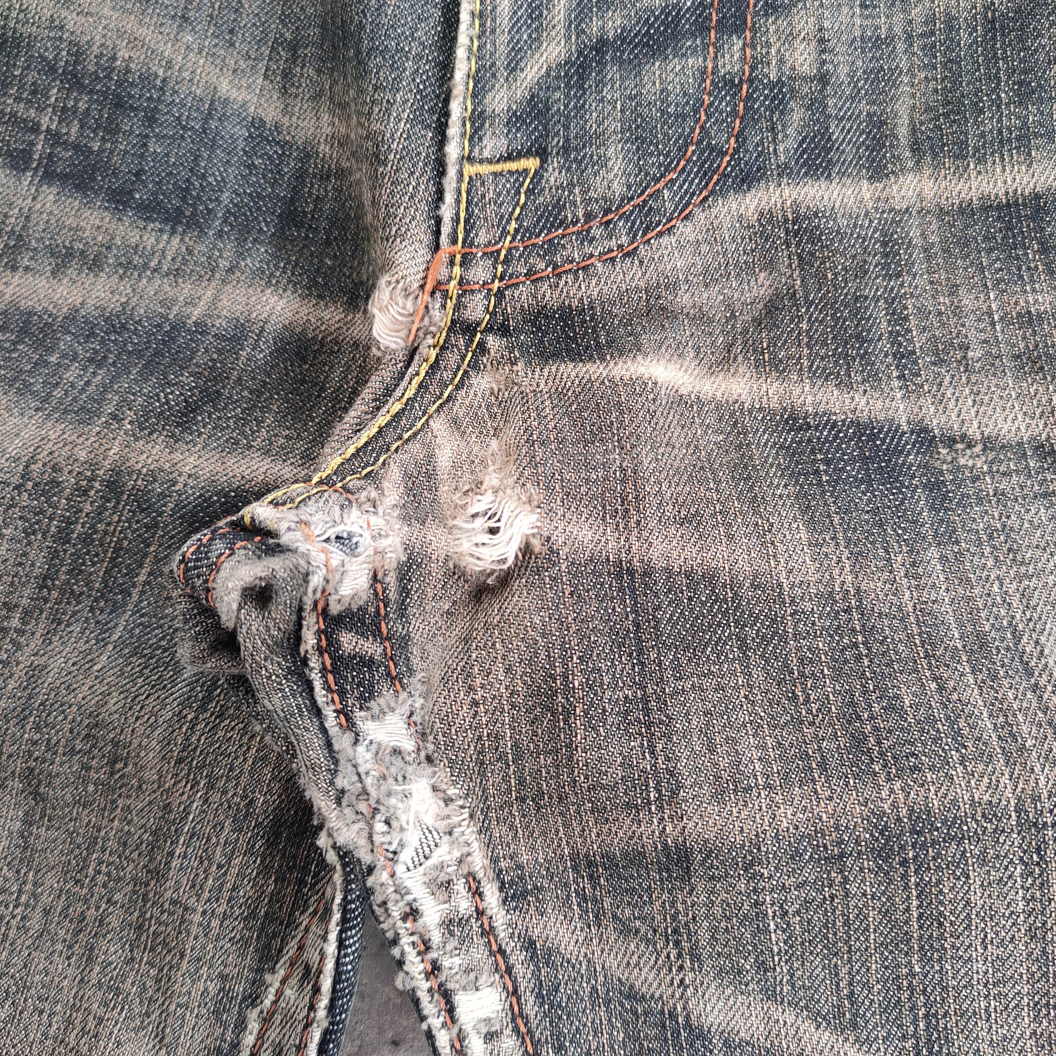 Levi's Vintage Clothing VINTAGE LEVI'S BLACK RUSTY RIPPED DENIM JEANS PANTS Size US 32 / EU 48 - 8 Thumbnail