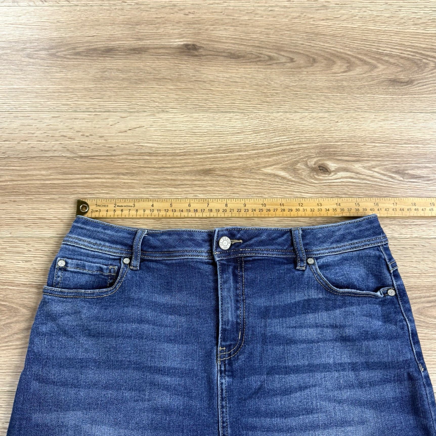 Denime VINTAGE Est 1946 Denim Skirt A-Line Knee Length Size 10 Blue Women's Short/Med Patchwork 1940s-Modern Size 32" / US 10 / IT 46 - 4 Thumbnail