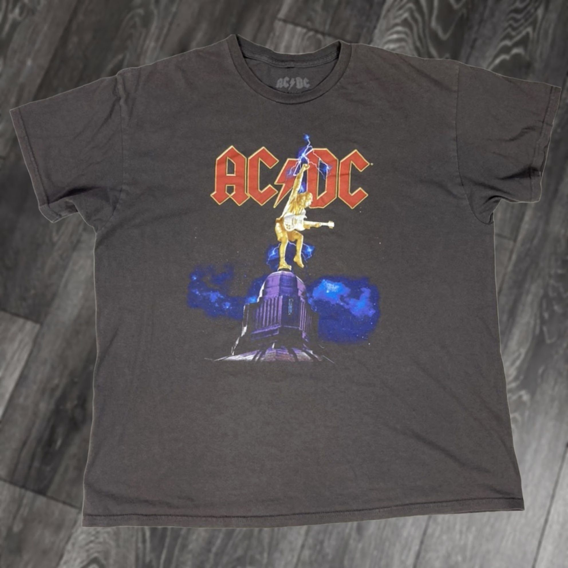 Vintage ACDC Graphic T-shirt Men XL Gray Short Sleeve Music Merch Shirt Size US XL / EU 56 / 4 - 1 Thumbnail