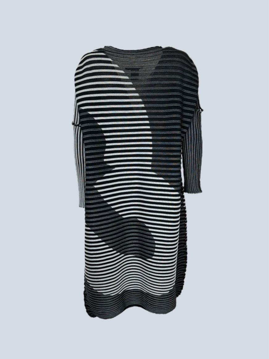 Pleats Please Issey Miyake Issey Miyake maxi patterned pleated cardigan optical, 2. Size XS / US 0-2 / IT 36-38 - 4 Thumbnail