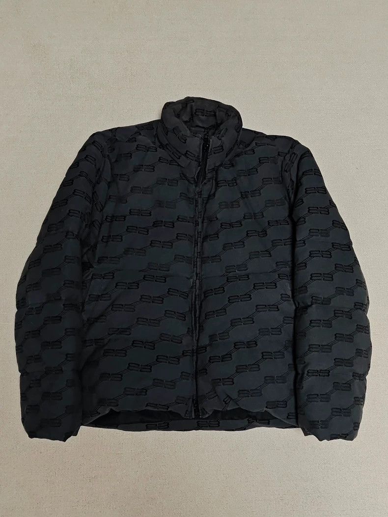 Balenciaga Balenciaga size 38 23SsPuffer BB monogram Limited Cotton Ja Size US M / EU 48-50 / 2 - 1 Thumbnail