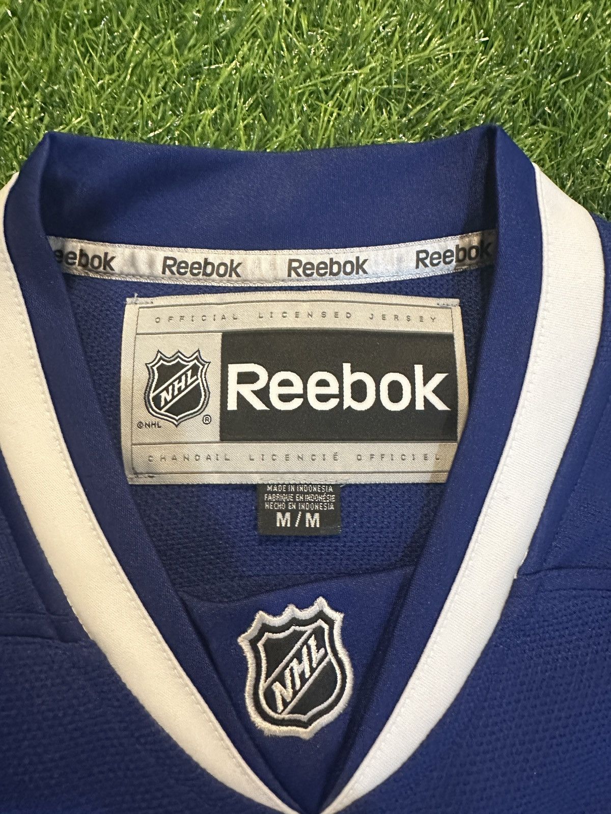 NHL Nhl vancouver canucks reebok jersey size M Size US M / EU 48-50 / 2 - 4 Thumbnail