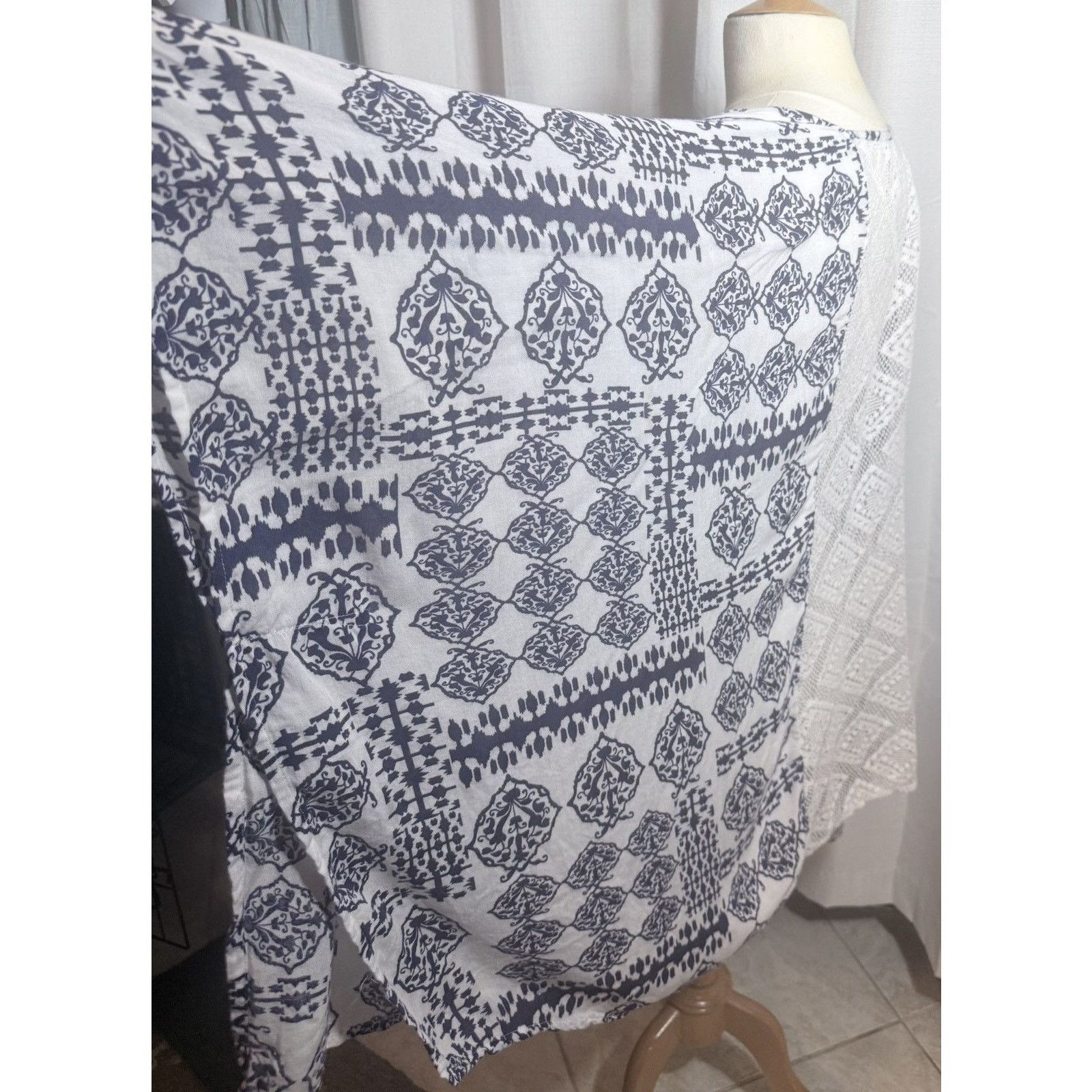 ELAN White kimono jacket with lace panel and navy pattern Size ONE SIZE - 7 Thumbnail