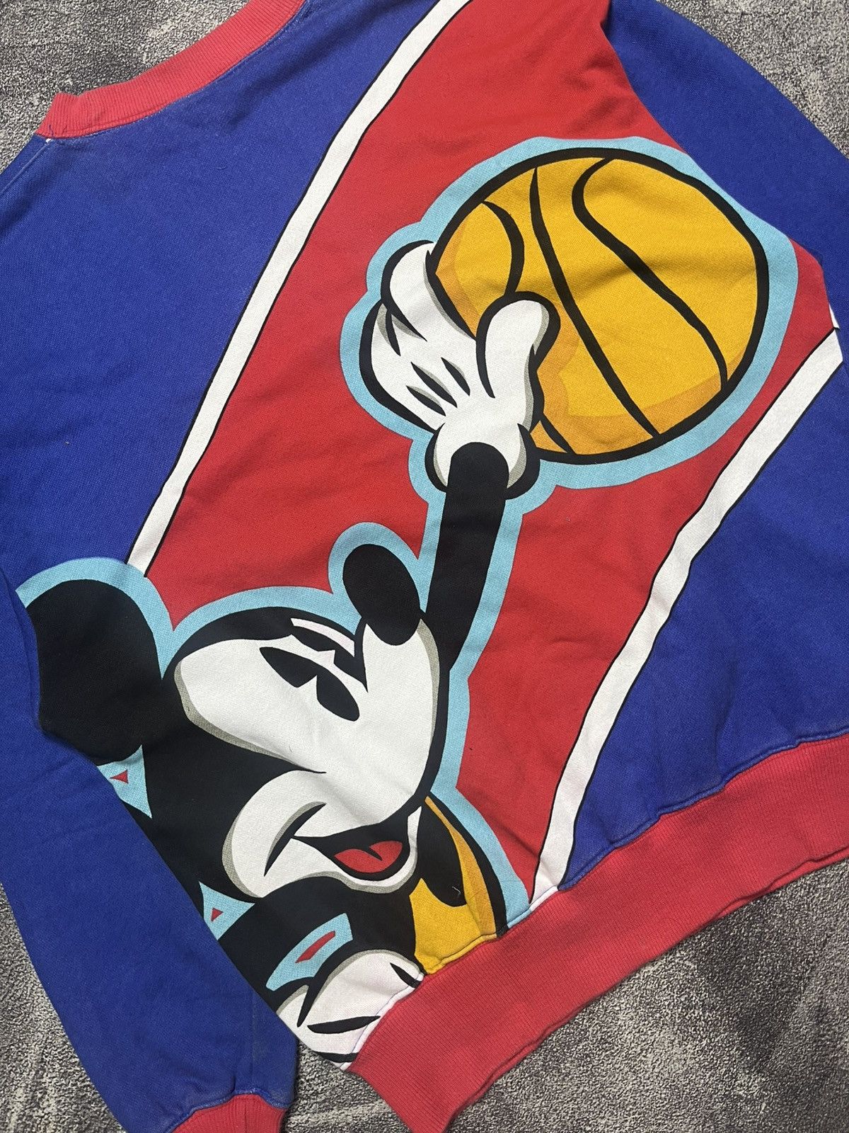 Vintage Vintage 90s mickey mouse & CO NBA basketball Size US M / EU 48-50 / 2 - 6 Thumbnail