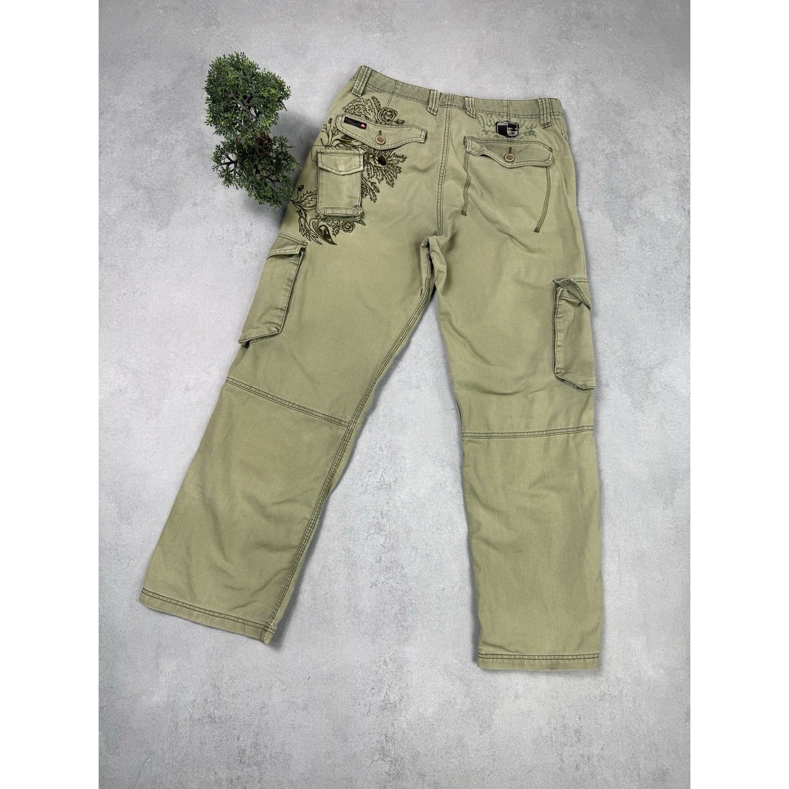 Quicksilver Vintage QuickSilver Cargo Pants Embroidered Men Size 34 Size US 34 / EU 50 - 1 Thumbnail
