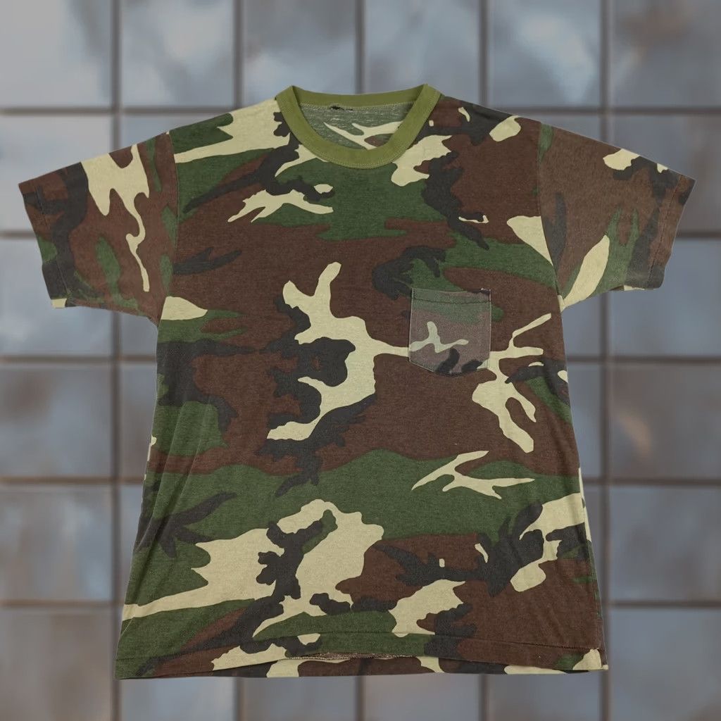 Vintage VINTAGE Camouflage Shirt Mens Large Green Brown Camo Pocket Tee Military Outdoors Soft 90s Size US M / EU 48-50 / 2 - 1 Thumbnail