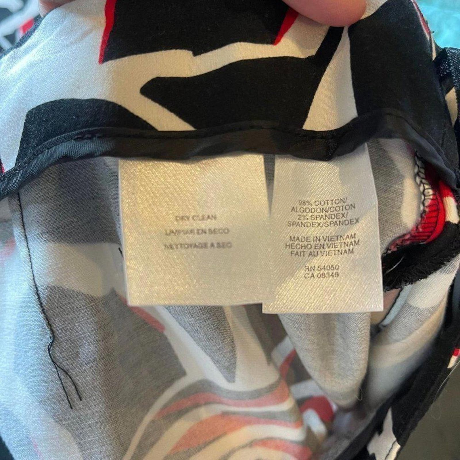 Designer Jones Wear Stretch Rose Print Skirt - Black, Red & Cream Size 32" / US 10 / IT 46 - 2 Thumbnail