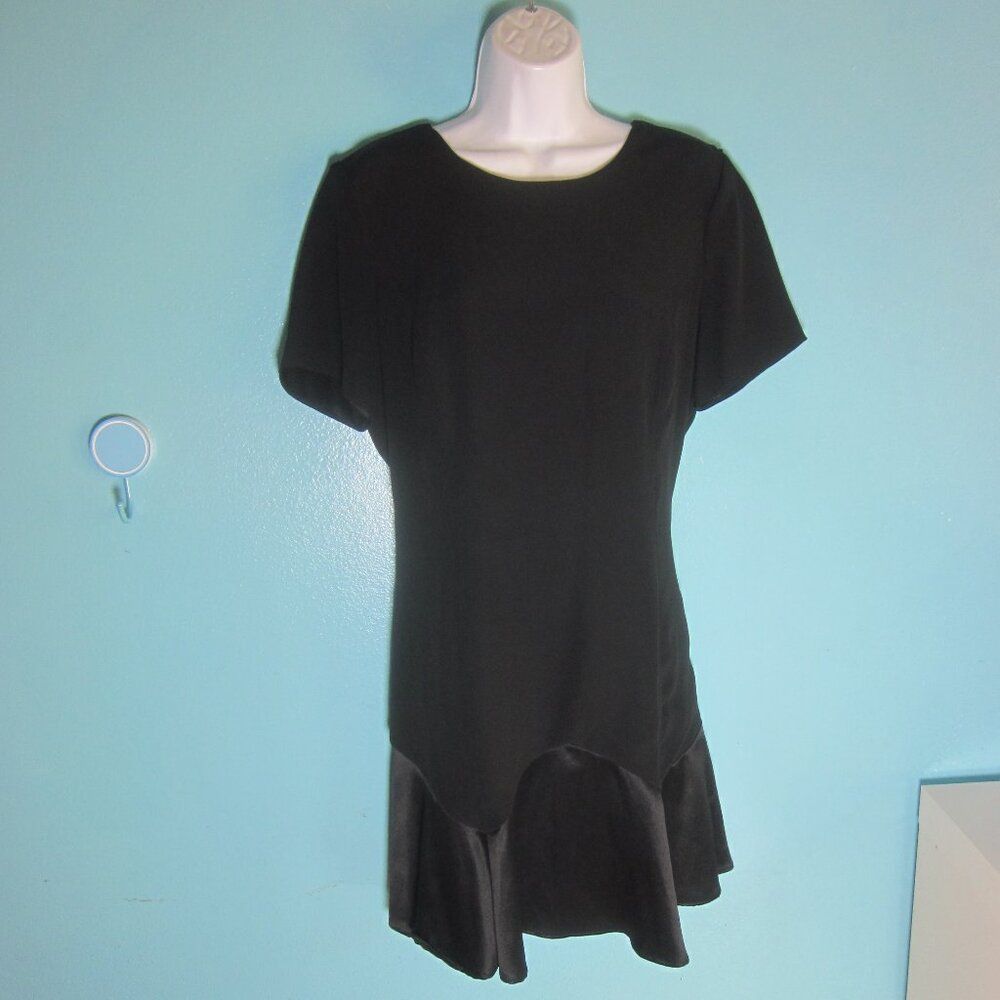 Vintage VINTAGE Jessica McClintock Black Mini Dress with Ruffle Hem Size L / US 10 / IT 46 - 2 Thumbnail