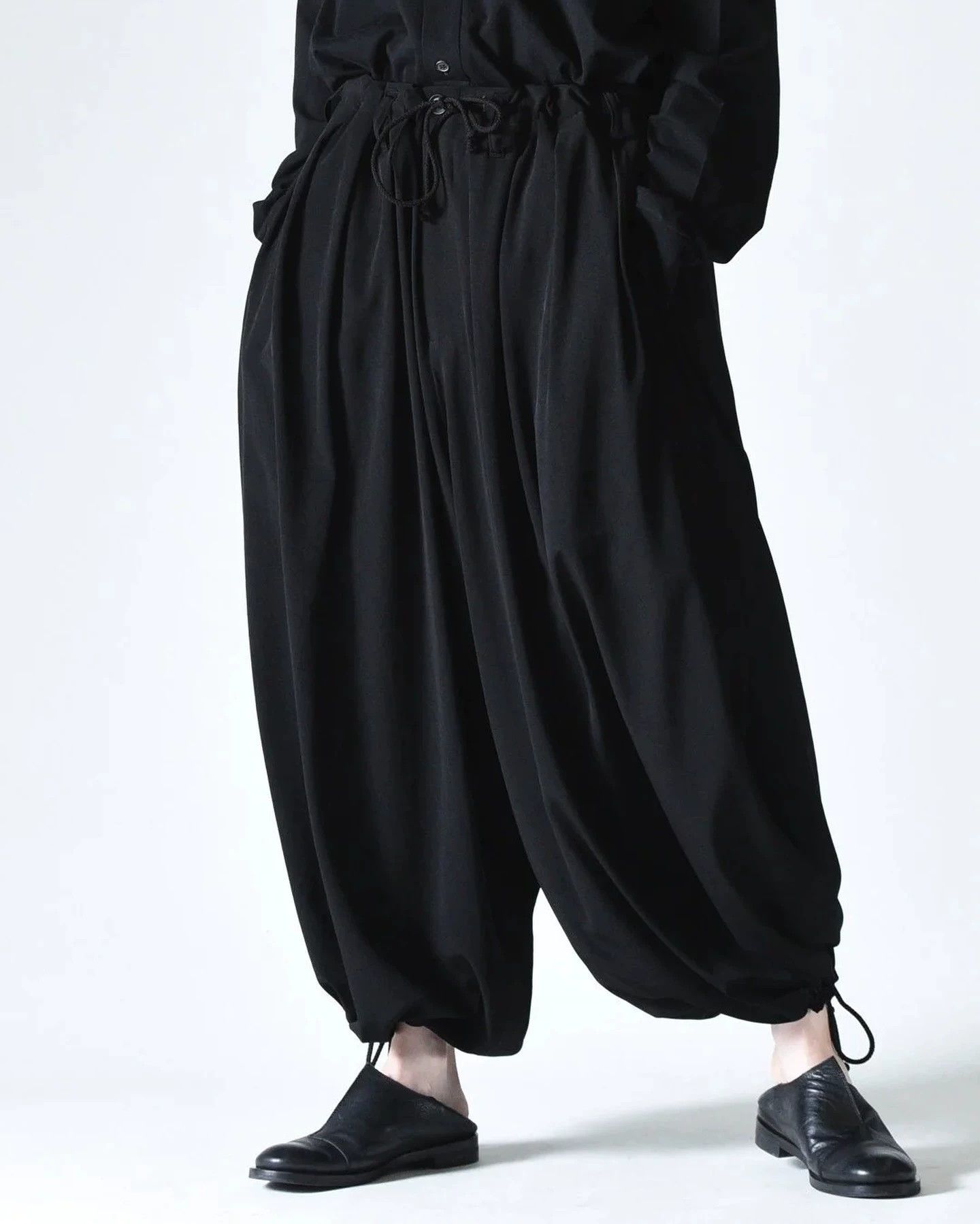 Yohji Yamamoto Yohji Yamamoto 21SS Pleated Drawstring Balloon Pants Size 2 Size US 32 / EU 48 - 3 Thumbnail