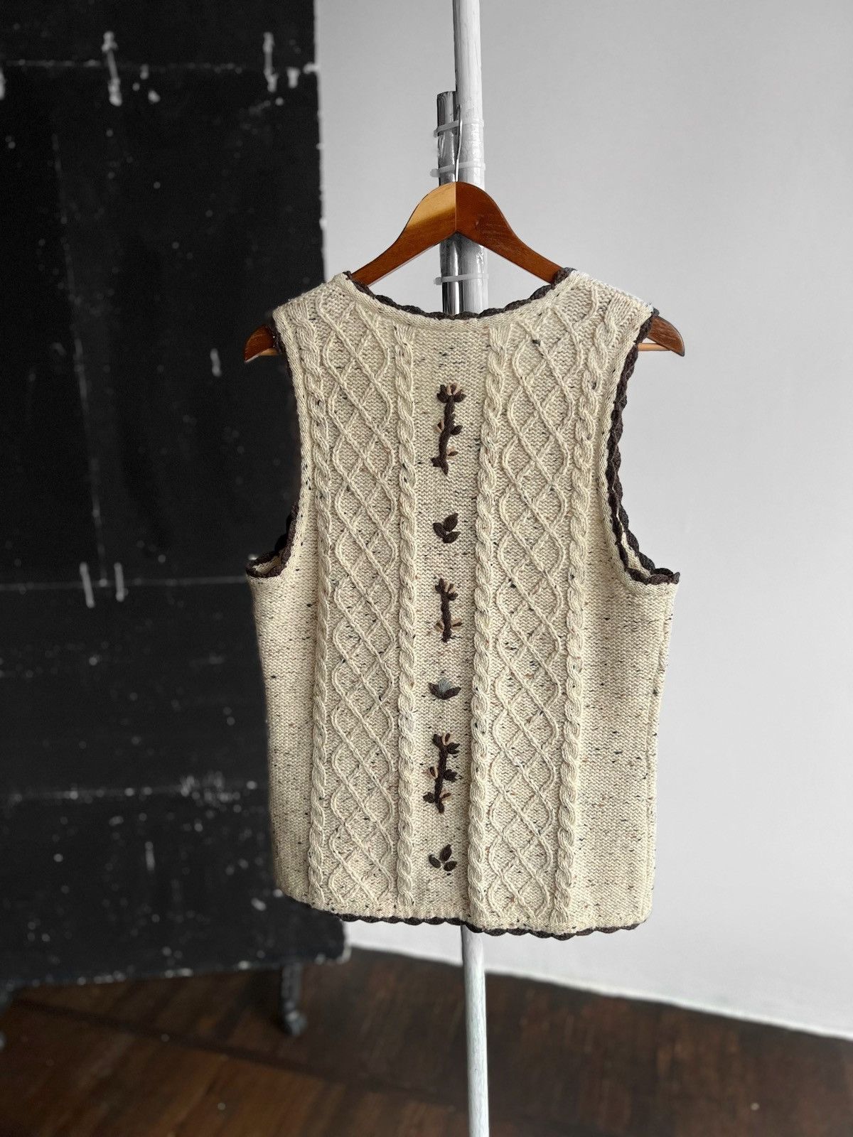 Vintage Vintage Womens Austrian Knitted Y2K Cute Vest 90s Style Size M / US 6-8 / IT 42-44 - 3 Thumbnail