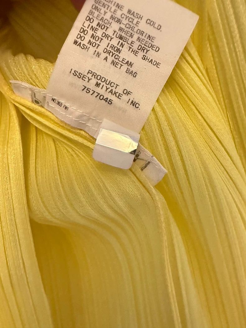 Issey Miyake Issey Miyake Yellow pleated cardigan Size XL / US 12-14 / IT 48-50 - 2 Thumbnail