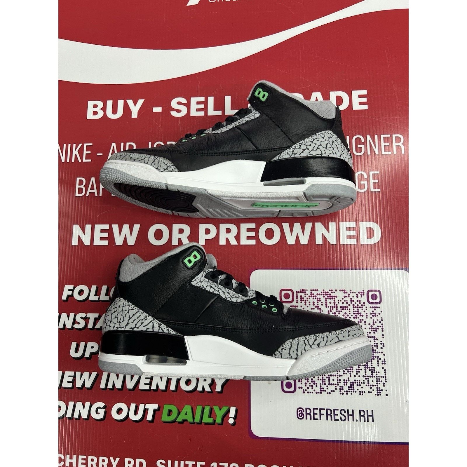 Jordan Brand Air Jordan 3 Retro Green Glow Size 10 (CT8532-031) Size US 10 / EU 43 - 3 Thumbnail