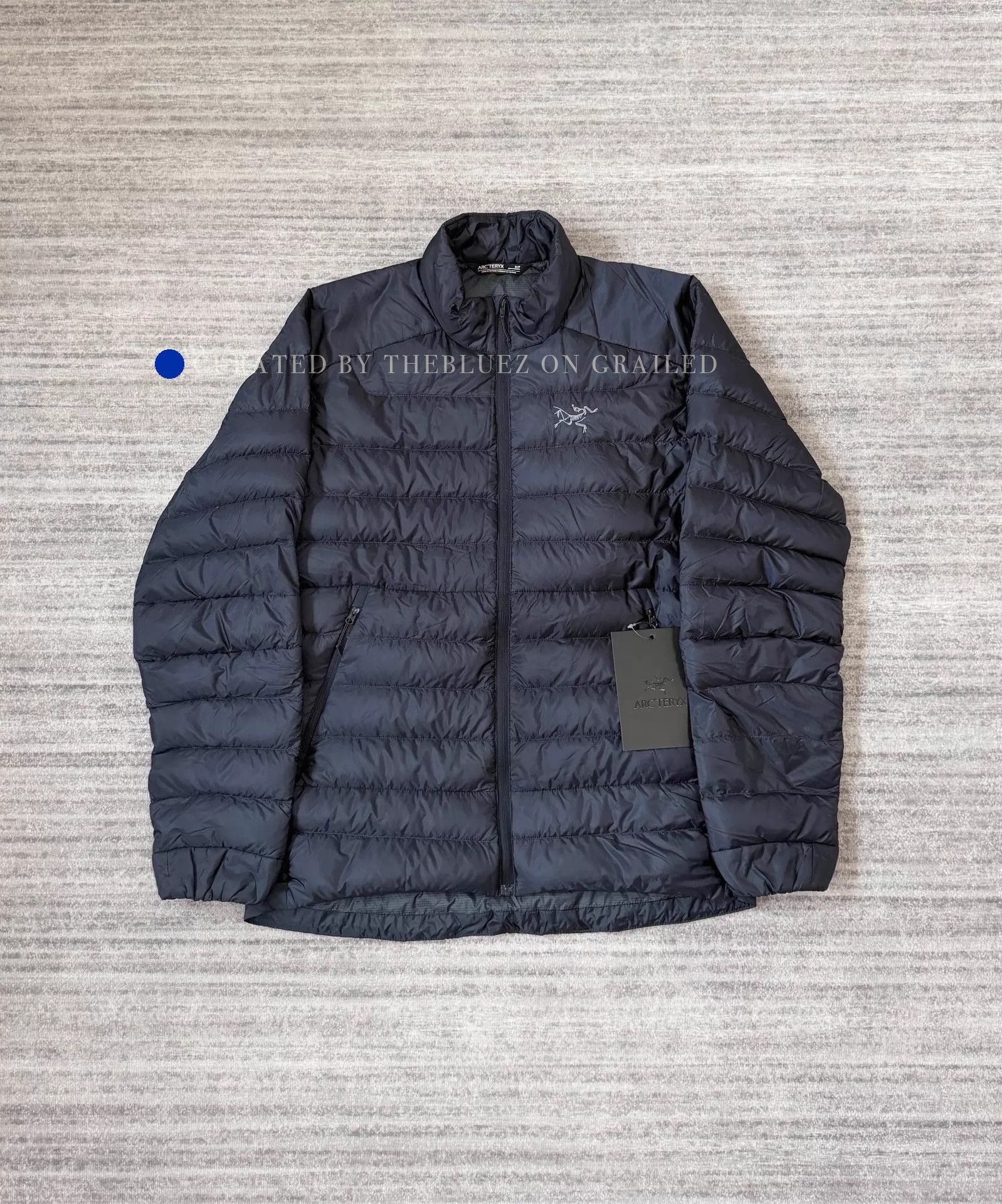 Arc'teryx Stylish Down Jacket in Deep Blue Size US S / EU 44-46 / 1 - 1 Thumbnail