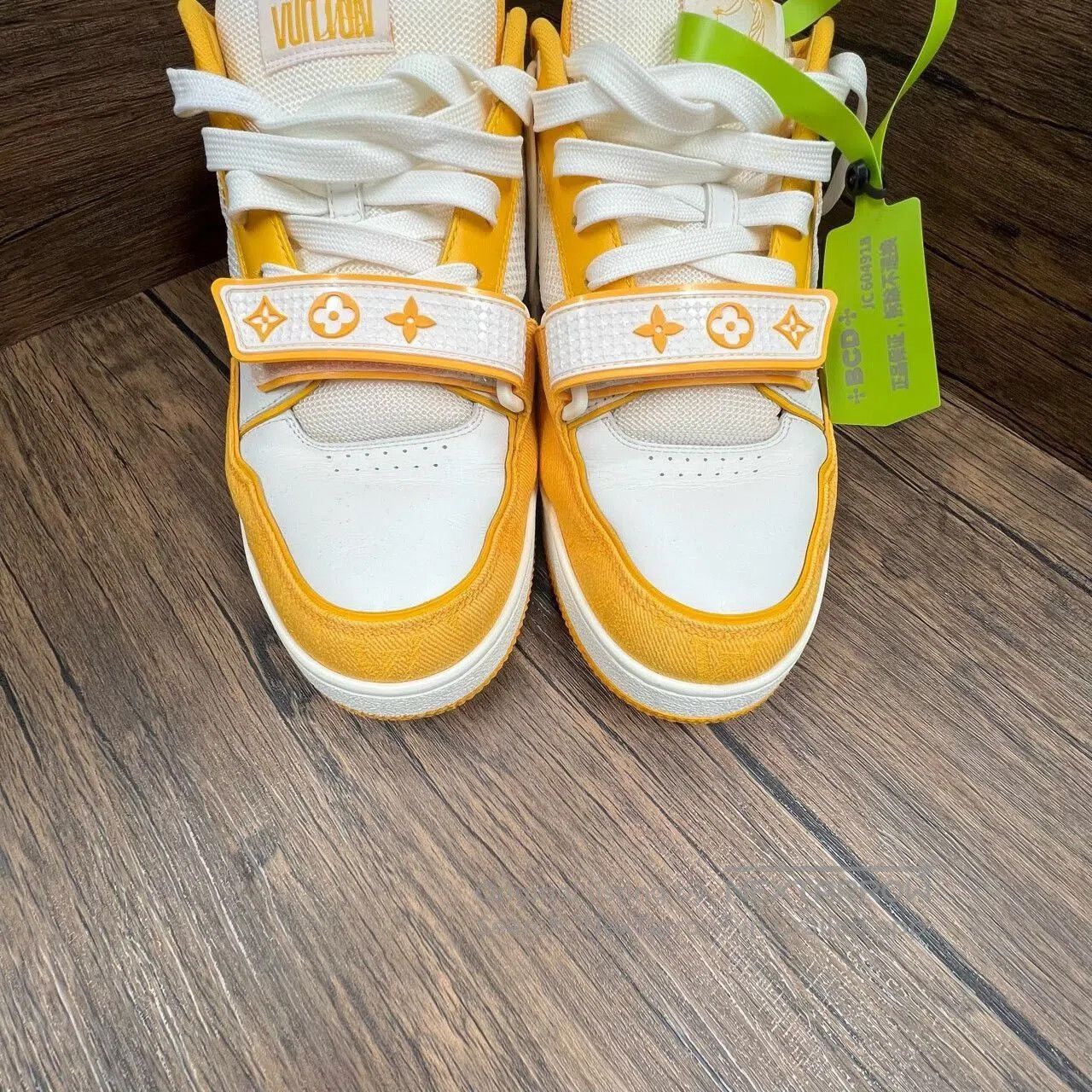 Louis Vuitton LV Trainer White Yellow Velcro Sneakers. Size US 9.5 / EU 42-43 - 5 Thumbnail