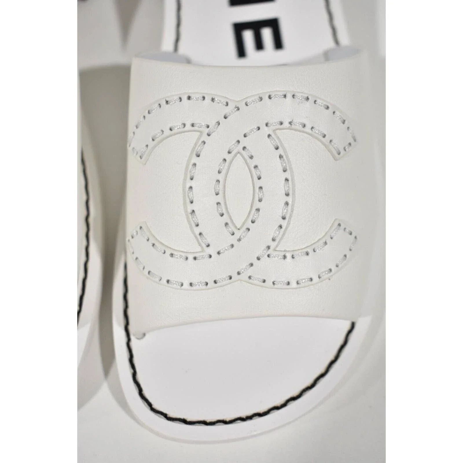 Chanel Chanel 22S White Calfskin Leather CC Logo Mules Slide Size US 10 / IT 40 - 7 Thumbnail