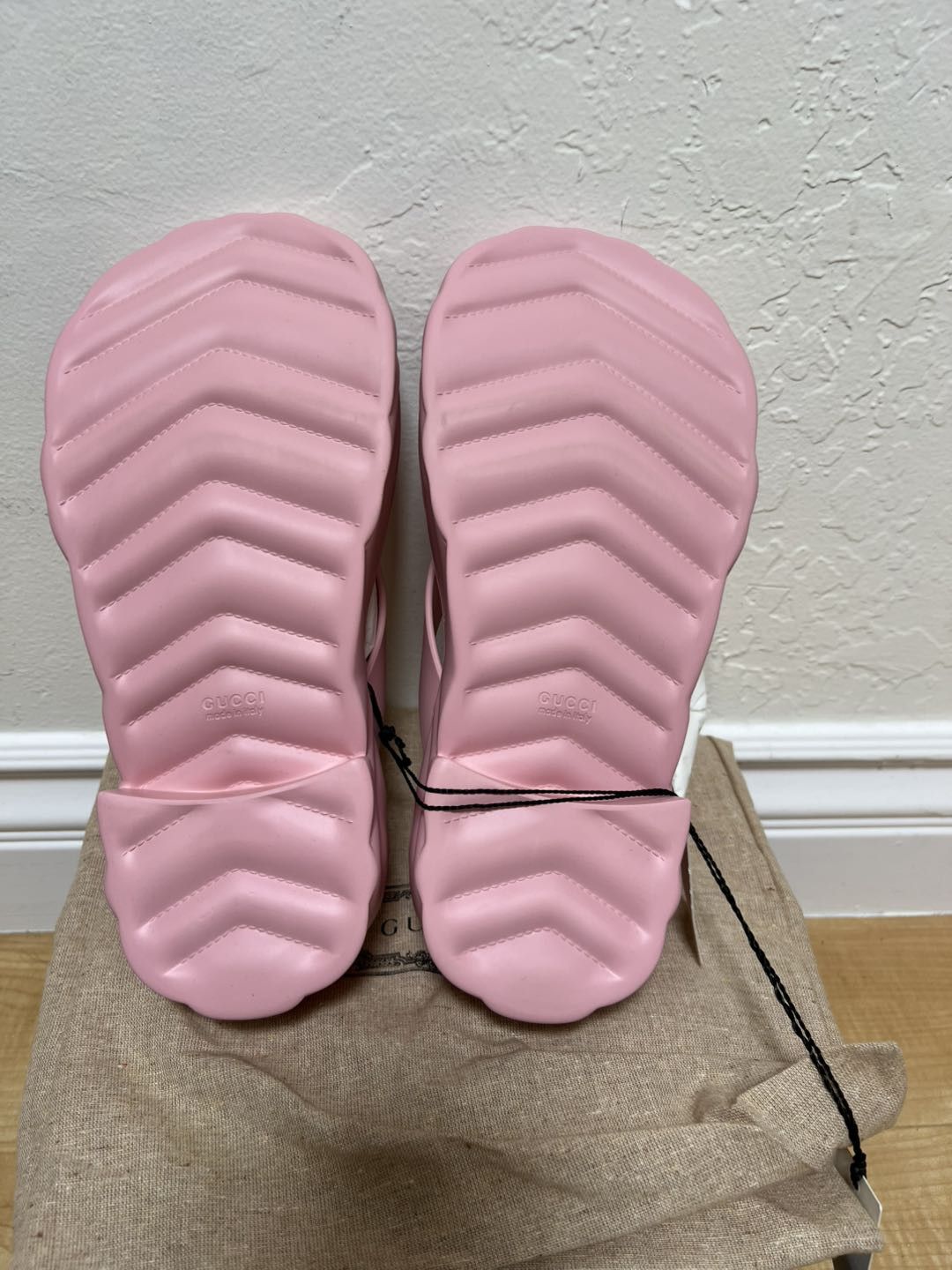 Gucci Gucci Thong Platform Sandal Pink (Women's) Size US 10 / IT 40 - 2 Thumbnail