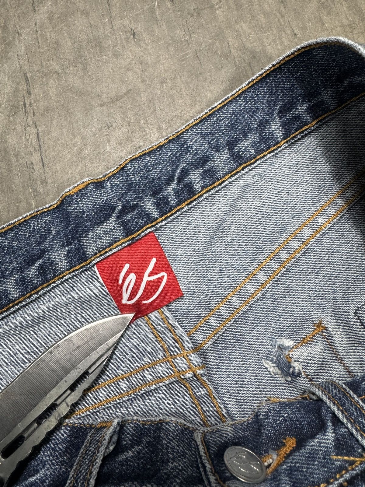 Vintage ᶠᵃⁿᶜʸᵍᵘʸ Vintage Baggy Washed Denim Jeans Wide leg Y2K Size US 34 / EU 50 - 6 Thumbnail
