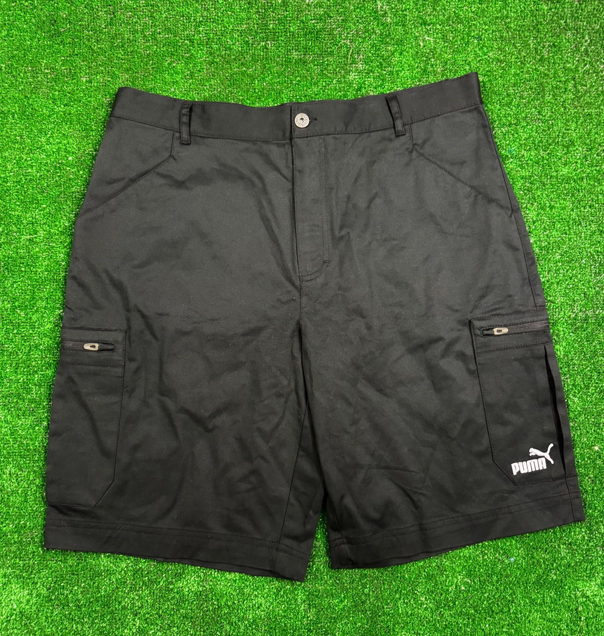 Formula 1 × Puma × Vintage Vintage NEW Renault F1 Team Official Shorts Size 35 Size US 35 - 1 Thumbnail