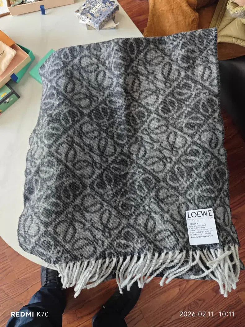 Loewe Loewe Anagram Embossed Grey Cashmere Scarf Size ONE SIZE - 1 Thumbnail