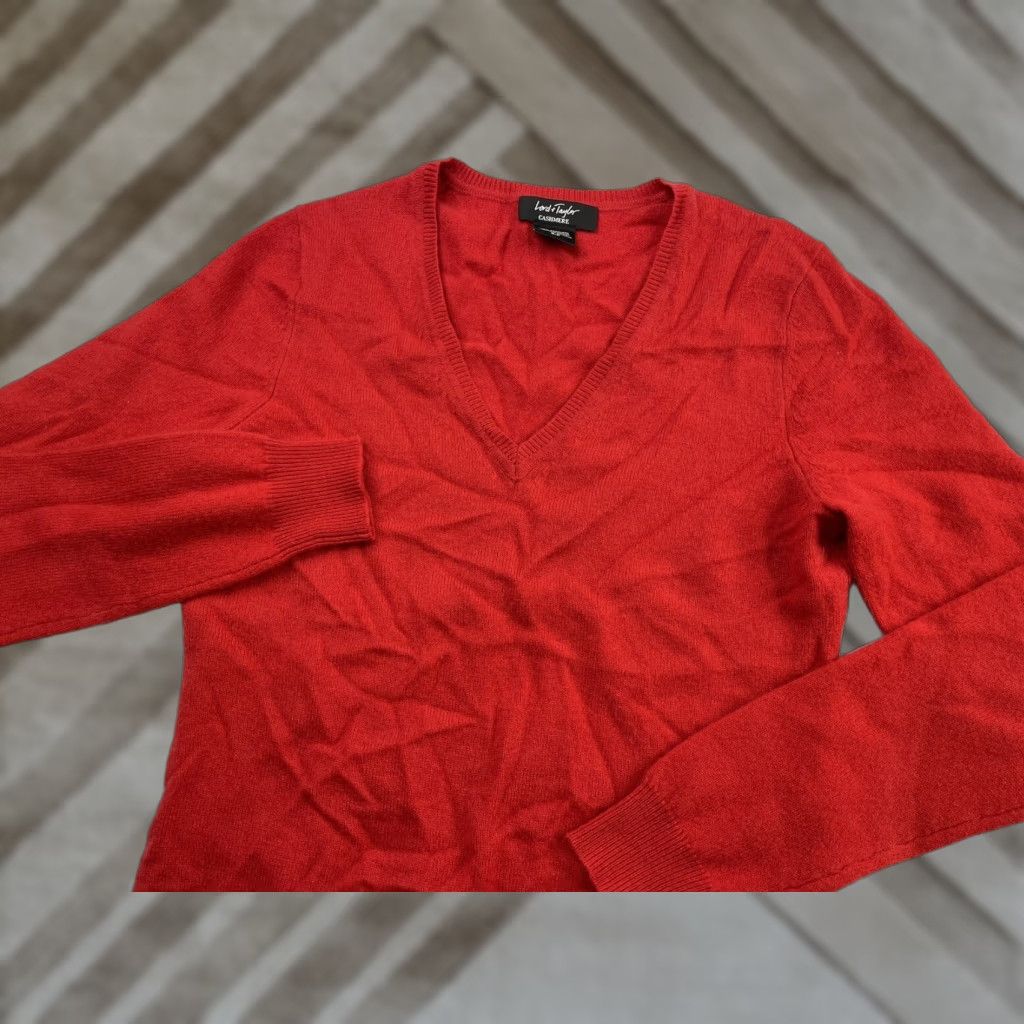 Lord & Taylor LORD & TAYLOR Sweater Pullover V-Neck 100% Cashmere Womens Small Red - 23 Length, 16.5 Chest, 23.5 Sleeve, Casual Work Size S / US 4 / IT 40 - 1 Thumbnail