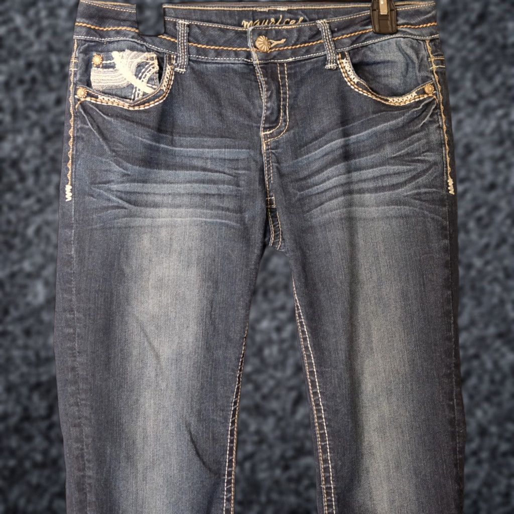 Vintage Maurices Blue Capri Jeans Embroidered Low Rise Womens Size 7/8 #A1-36 Jeans Capri Women 7/8 Blue Embroidered Low Rise Maurices Size 28" / US 6 / IT 42 - 1 Thumbnail