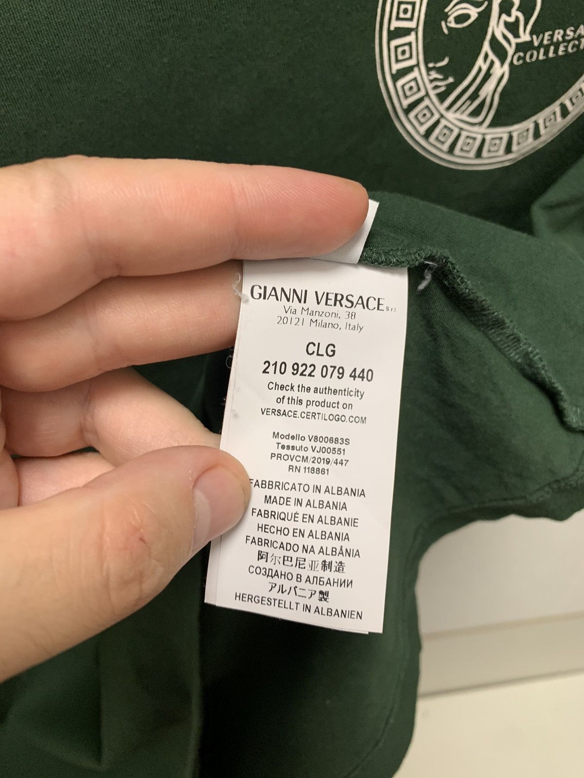 Versace Gianni Versace big logo green t-shirt M sz Size US M / EU 48-50 / 2 - 7 Thumbnail