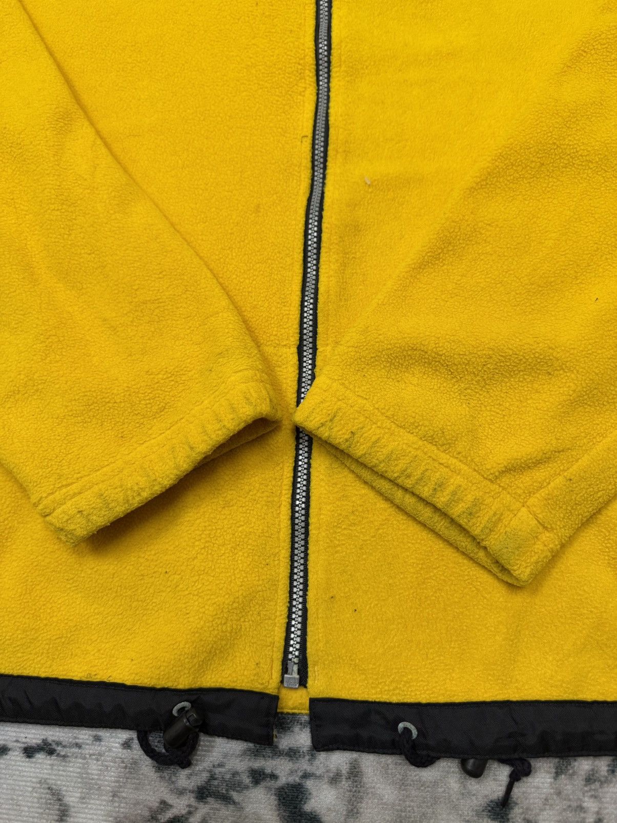 Marlboro × Sports Specialties × Vintage Vintage Marlboro Fleece Zip Up Sweater Jacket Size US L / EU 52-54 / 3 - 6 Thumbnail