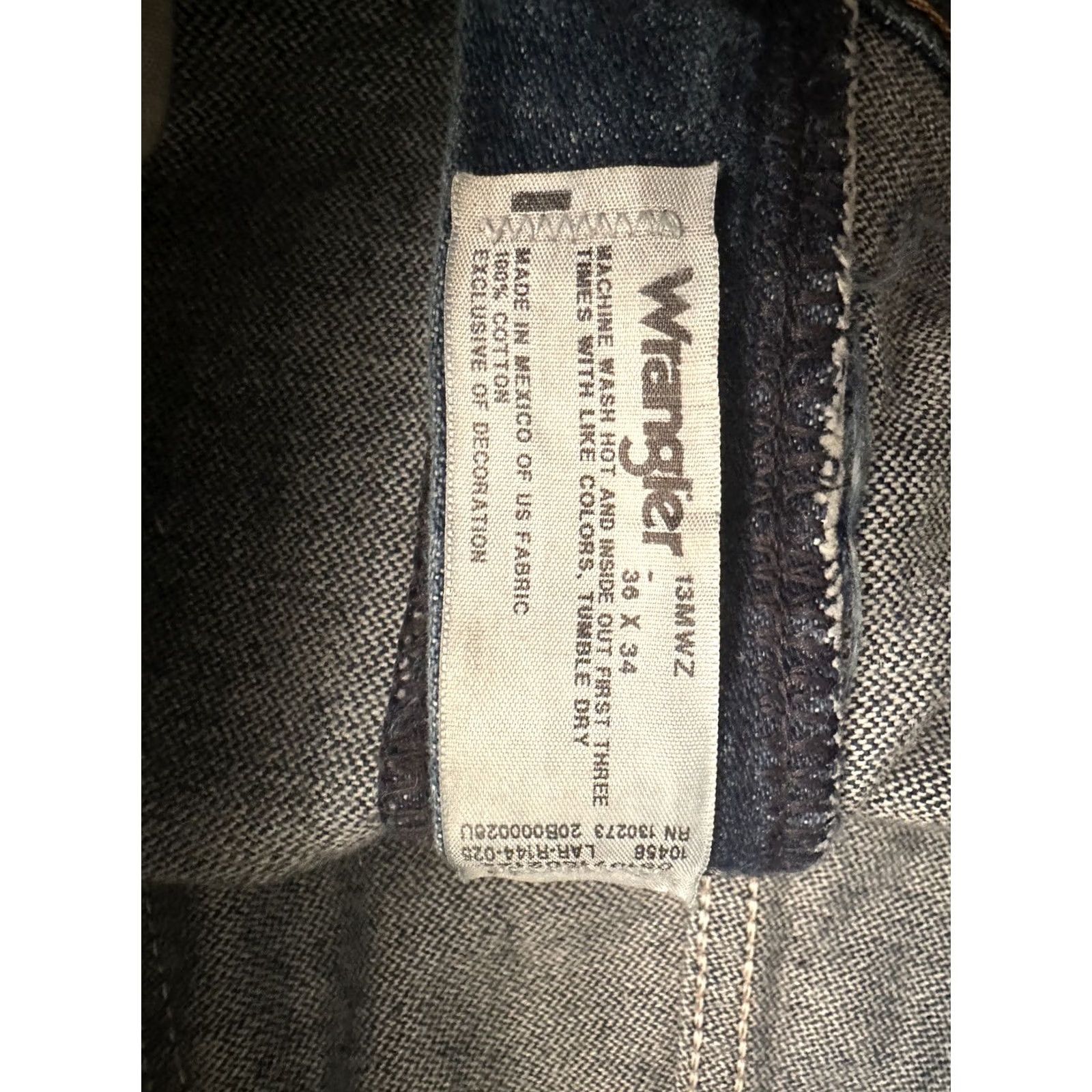 Wrangler Wrangler 13MWZ Jeans Mens 36 x 34 Blue Denim Classic Cowboy Cut Straight Jeans Mexico Size US 36 / EU 52 - 8 Thumbnail