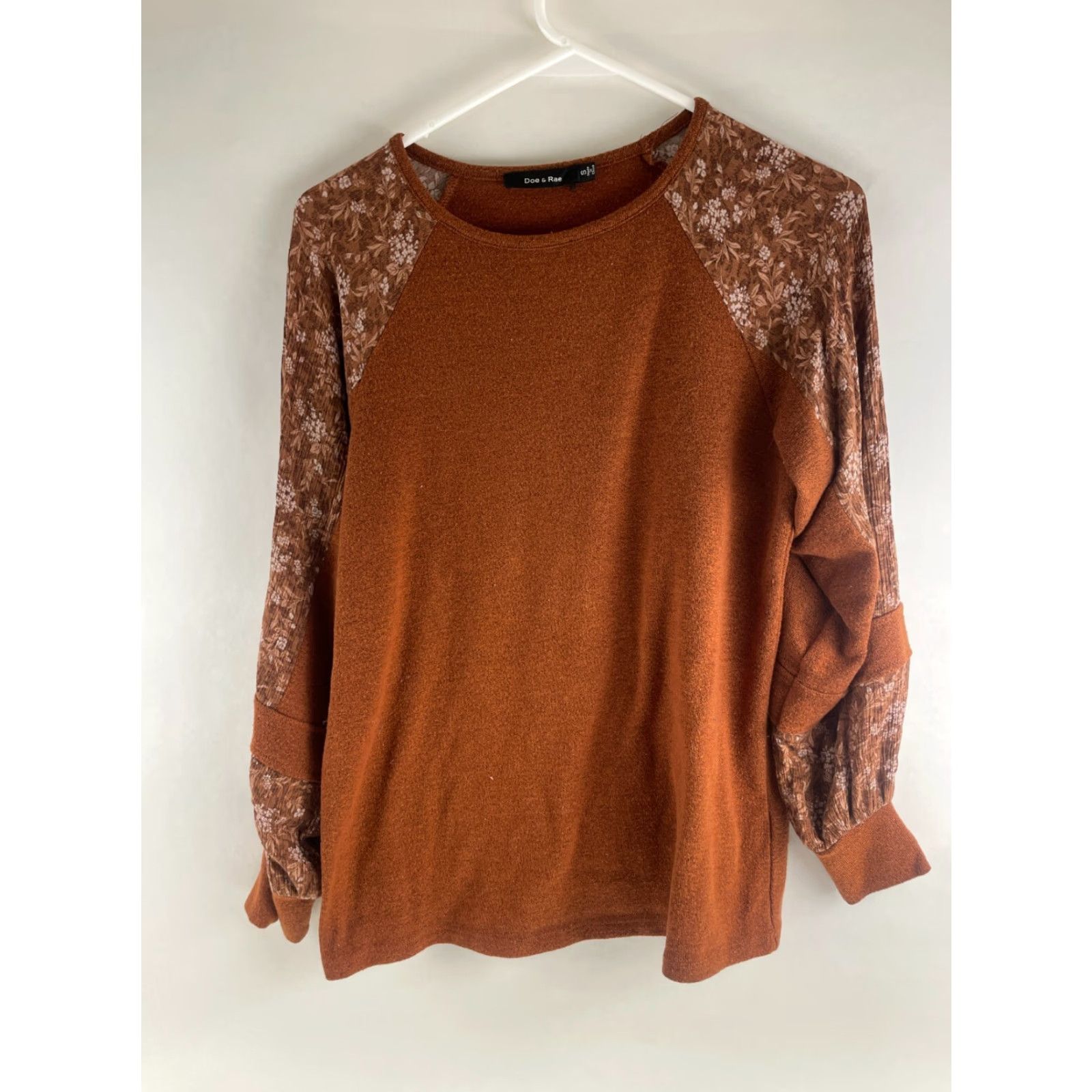 Vintage Doe & Rae Sweater Womens Small Orange Floral Sleeve Crew Neck Pullover Size S / US 4 / IT 40 - 2 Thumbnail