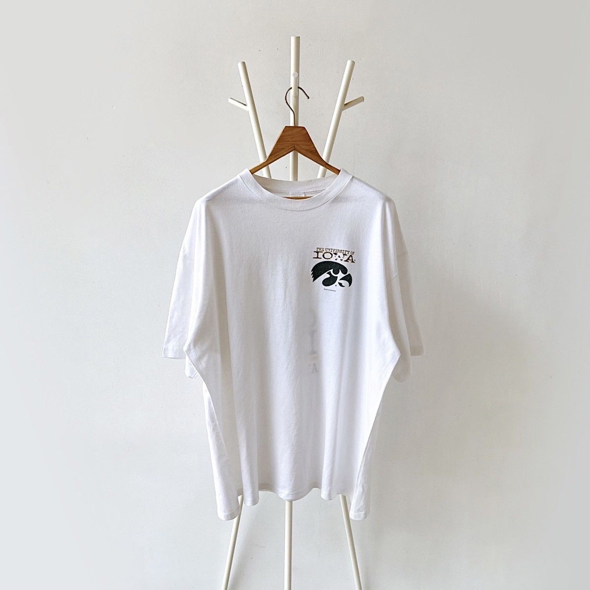 Vintage 90s University of IOWA Hawkeyes t-shirt/ XXL Size US XXL / EU 58 / 5 - 2 Thumbnail