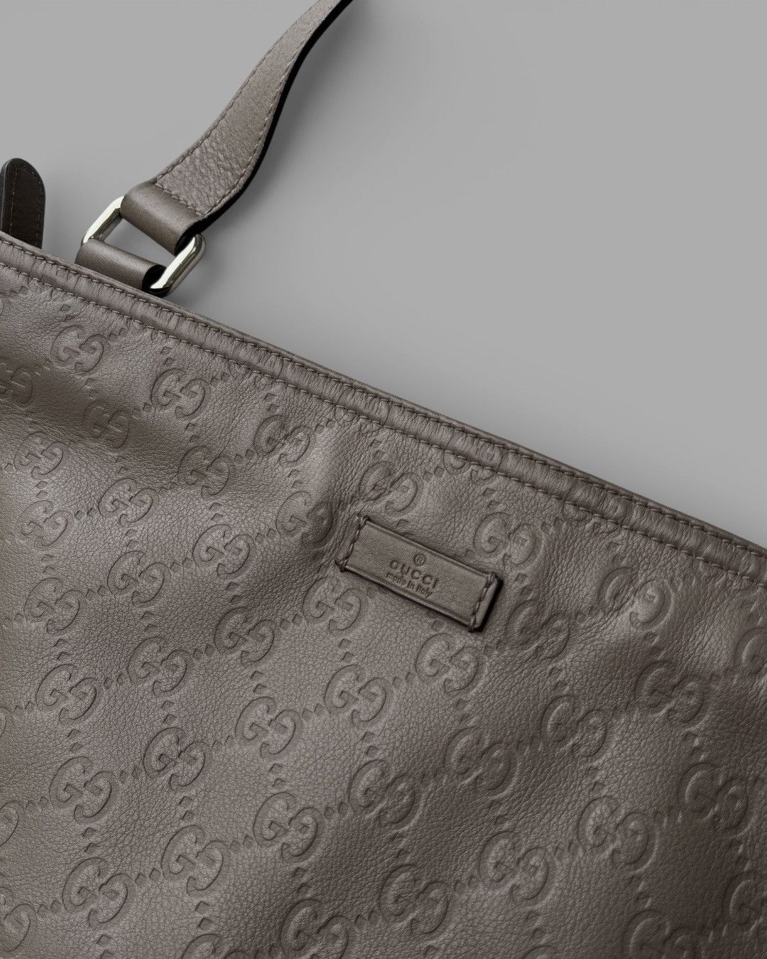 Gucci 🔥 GUCCI GG SUPREME MONOGRAM LEATHER MESSENGER BAG Size ONE SIZE - 5 Thumbnail
