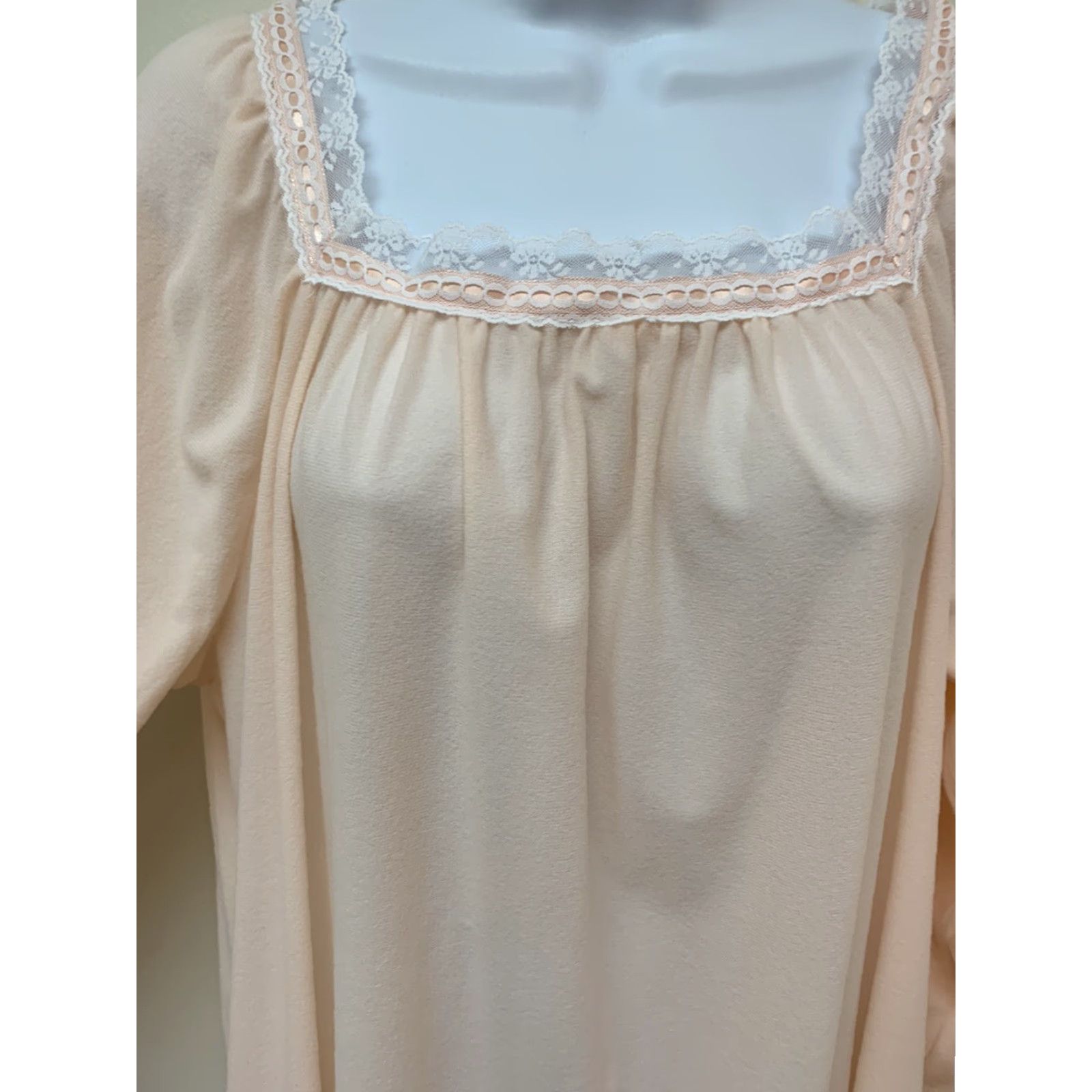 Vintage VINTAGE Damea Peach Brushed Nylon Long Gown Granny Nightgown Size M NEW NOS Size ONE SIZE - 4 Thumbnail