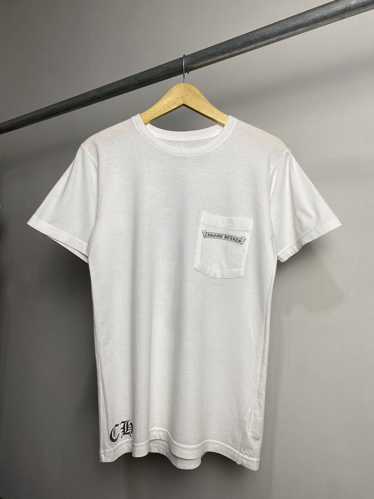 Chrome Hearts Chrome Hearts Big Cross Scroll Logo Pocket Tee Size US M / EU 48-50 / 2 - 2 Thumbnail