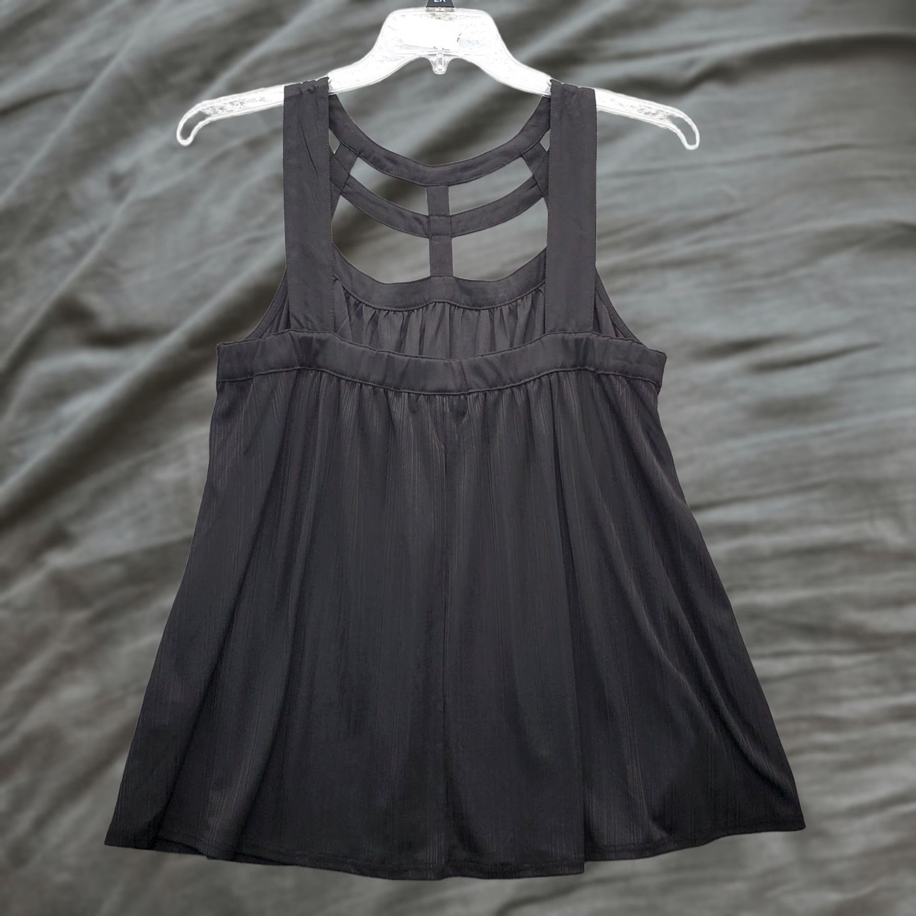 Torrid Torrid Women's Size 0 Black Strappy Swing Tank Top Crepe Pleated Pullover Shirt Size XS / US 0-2 / IT 36-38 - 1 Thumbnail