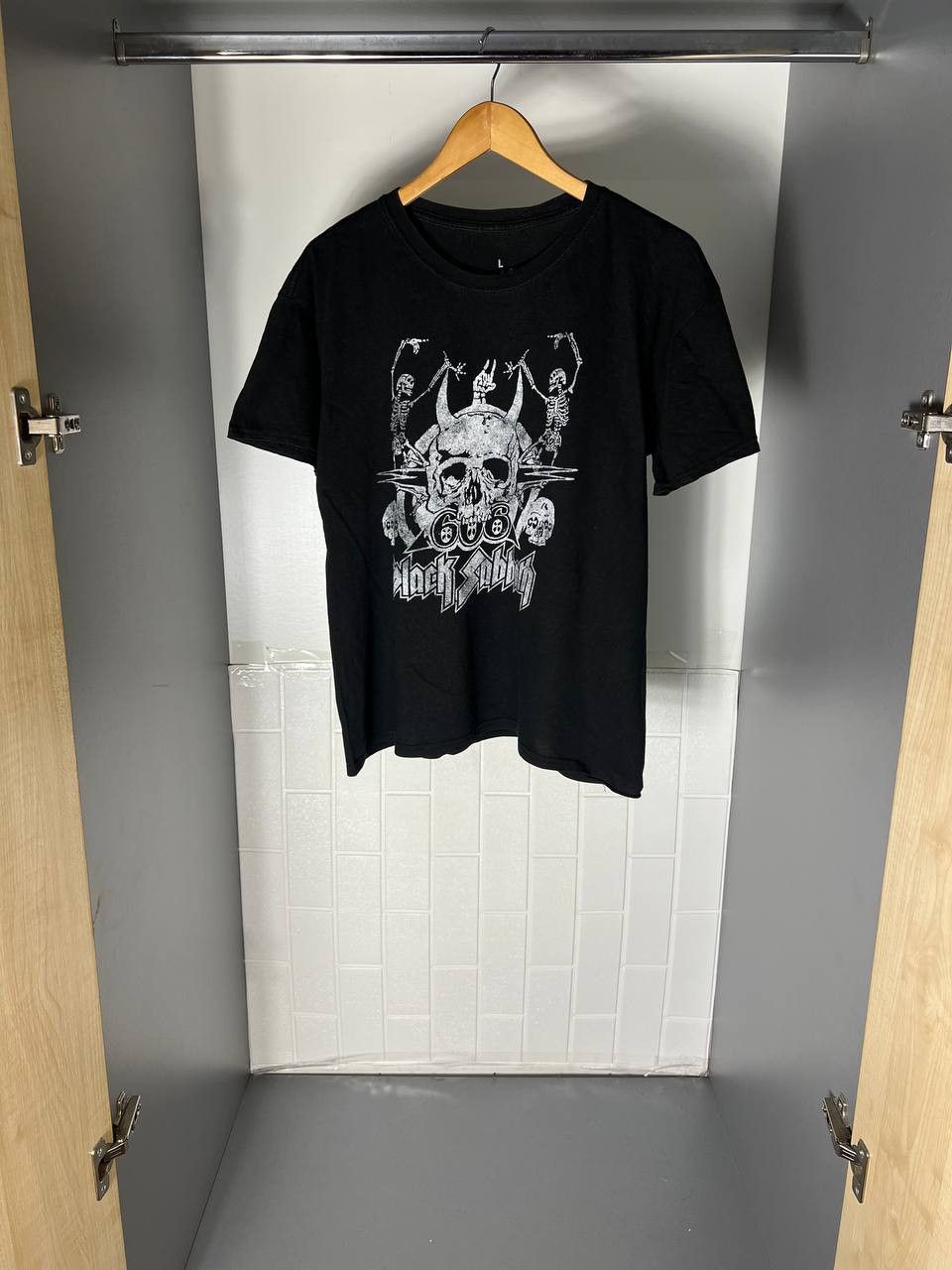 Band Tees VINTAGE BLACK SABBATH TOUR ROCK T-SHIRT METAL PUNK Y2K 90s Size US L / EU 52-54 / 3 - 1 Thumbnail