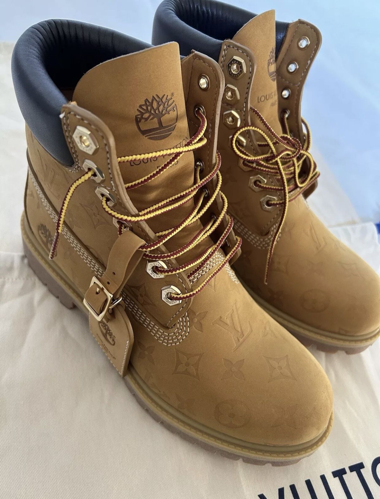 Louis Vuitton × Timberland Louis Vuitton X Timberland Size US 9 / EU 42 - 2 Thumbnail